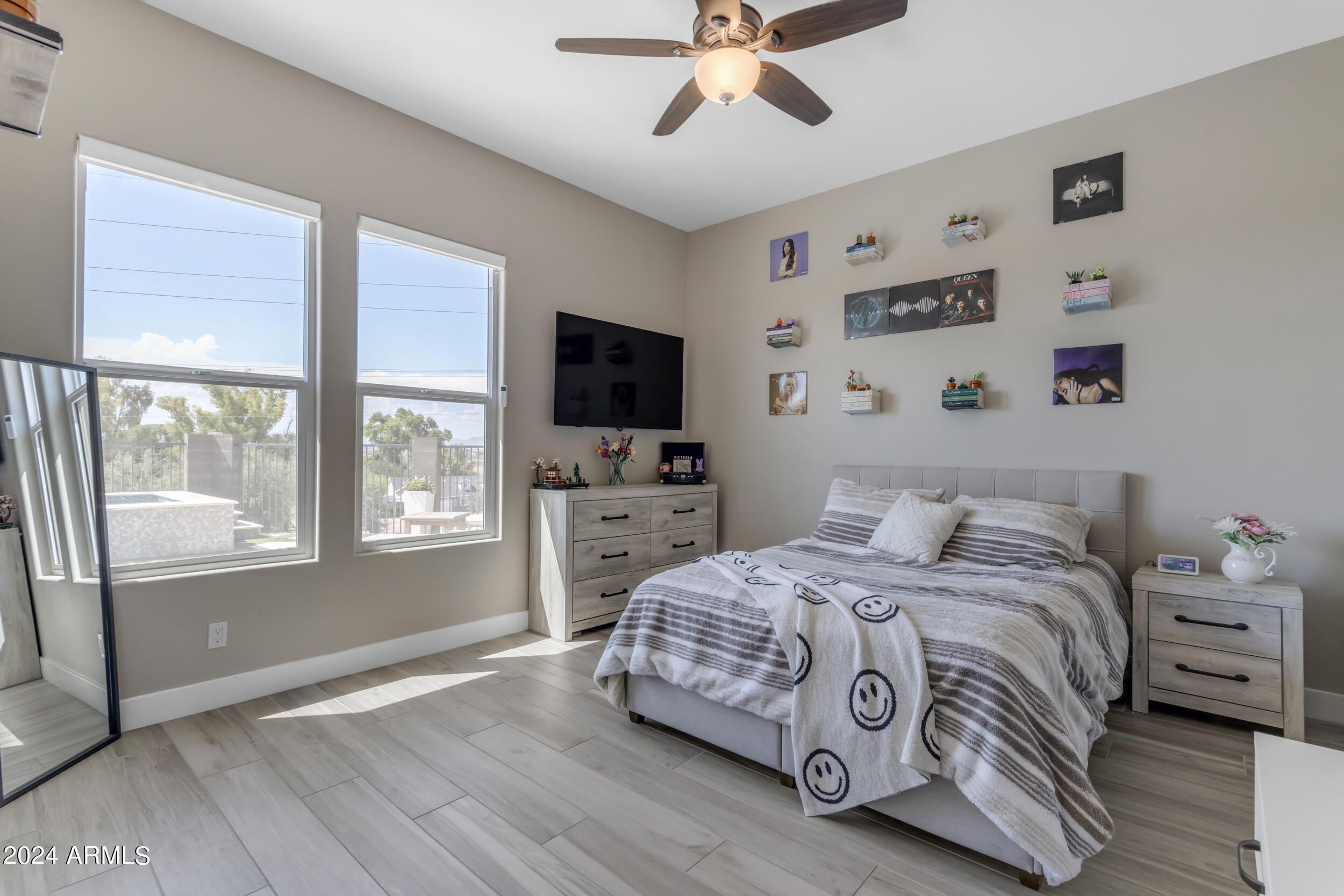 1618 E MINTON Street