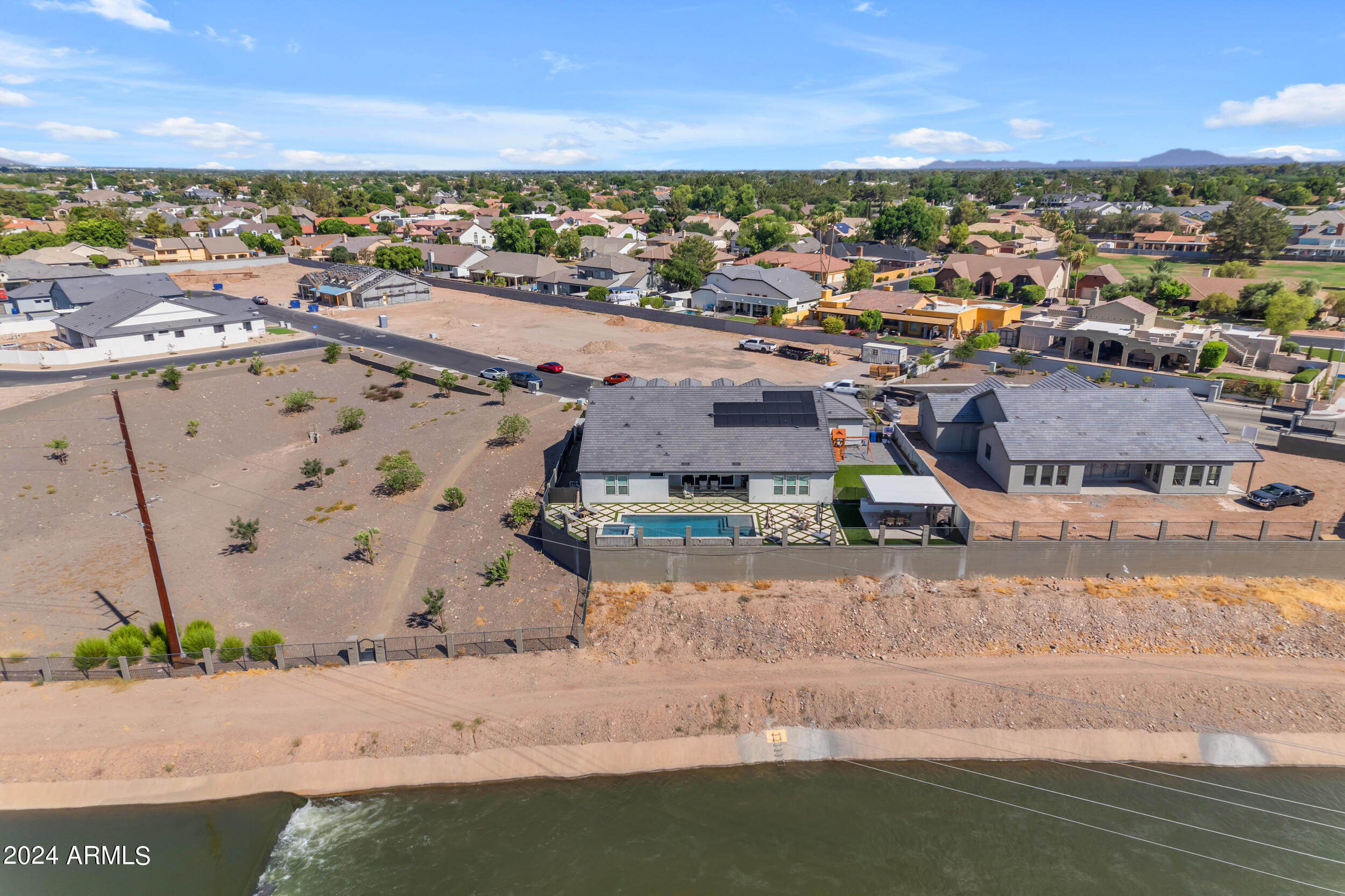 1618 E MINTON Street