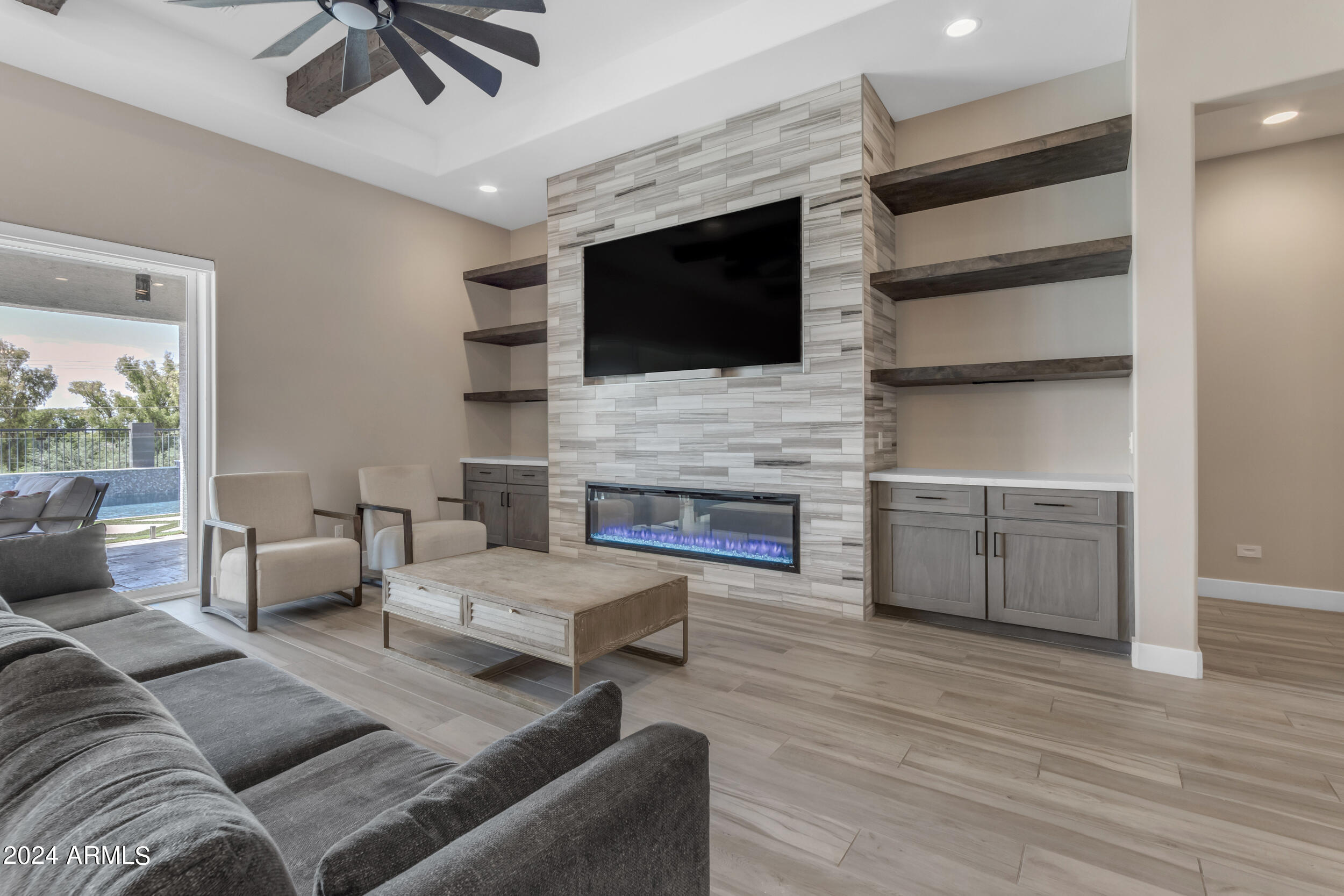 1618 E MINTON Street