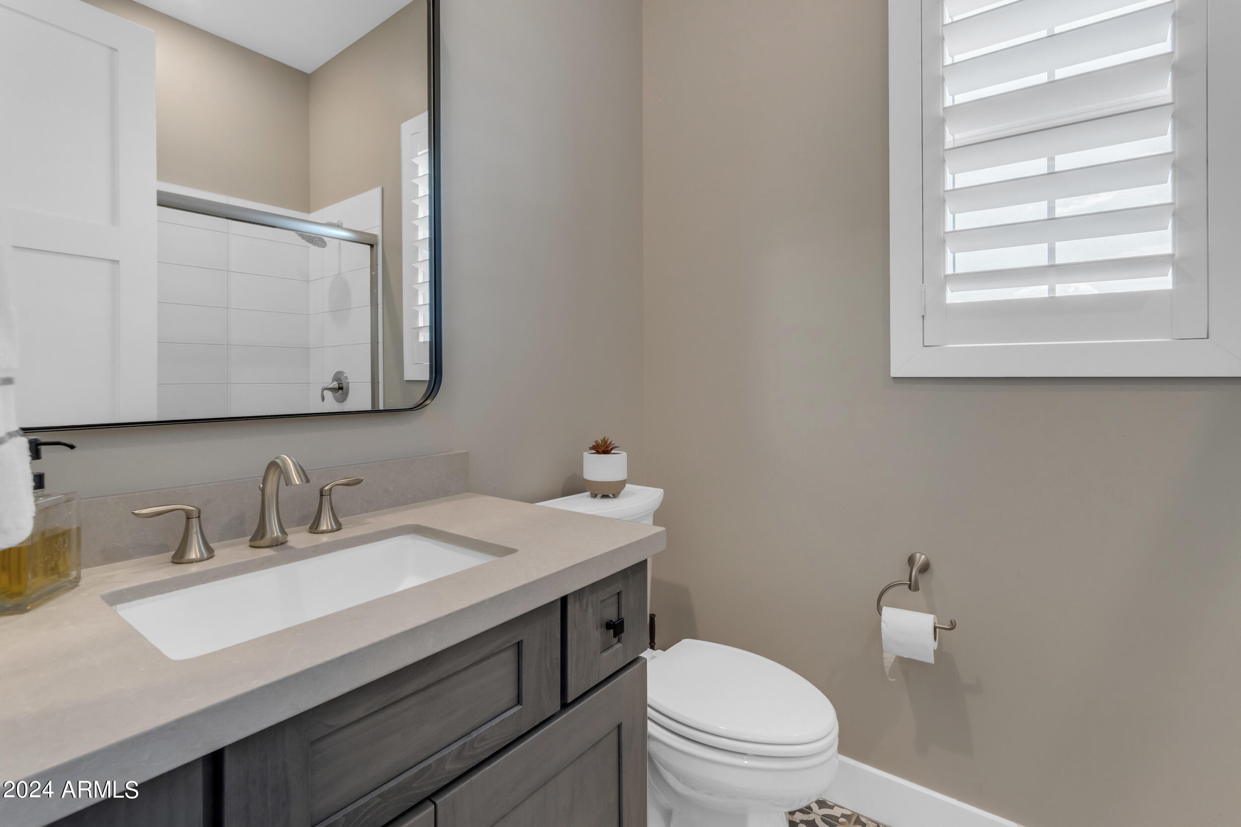 1618 E MINTON Street