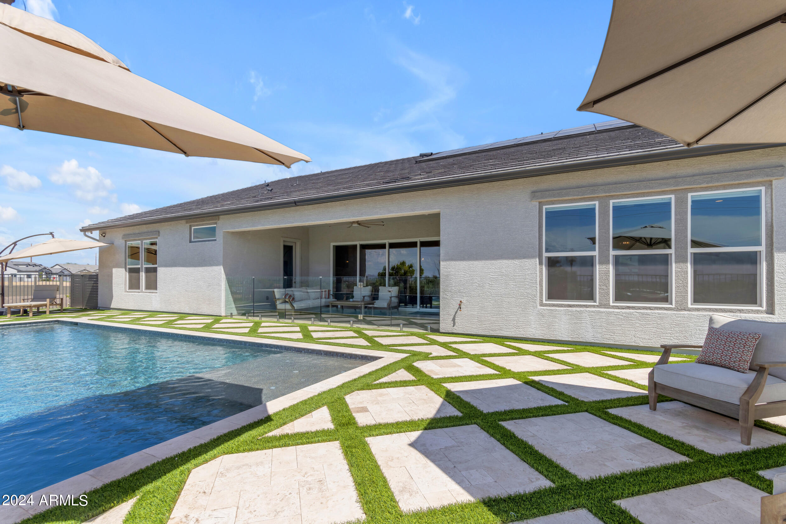 1618 E MINTON Street