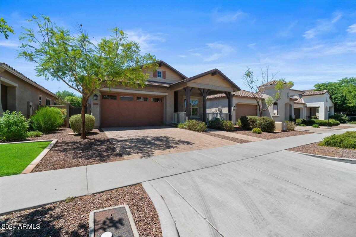 20579 W EDGEMONT Avenue