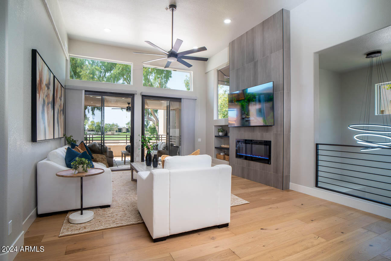 8989 N GAINEY CENTER Drive # 213