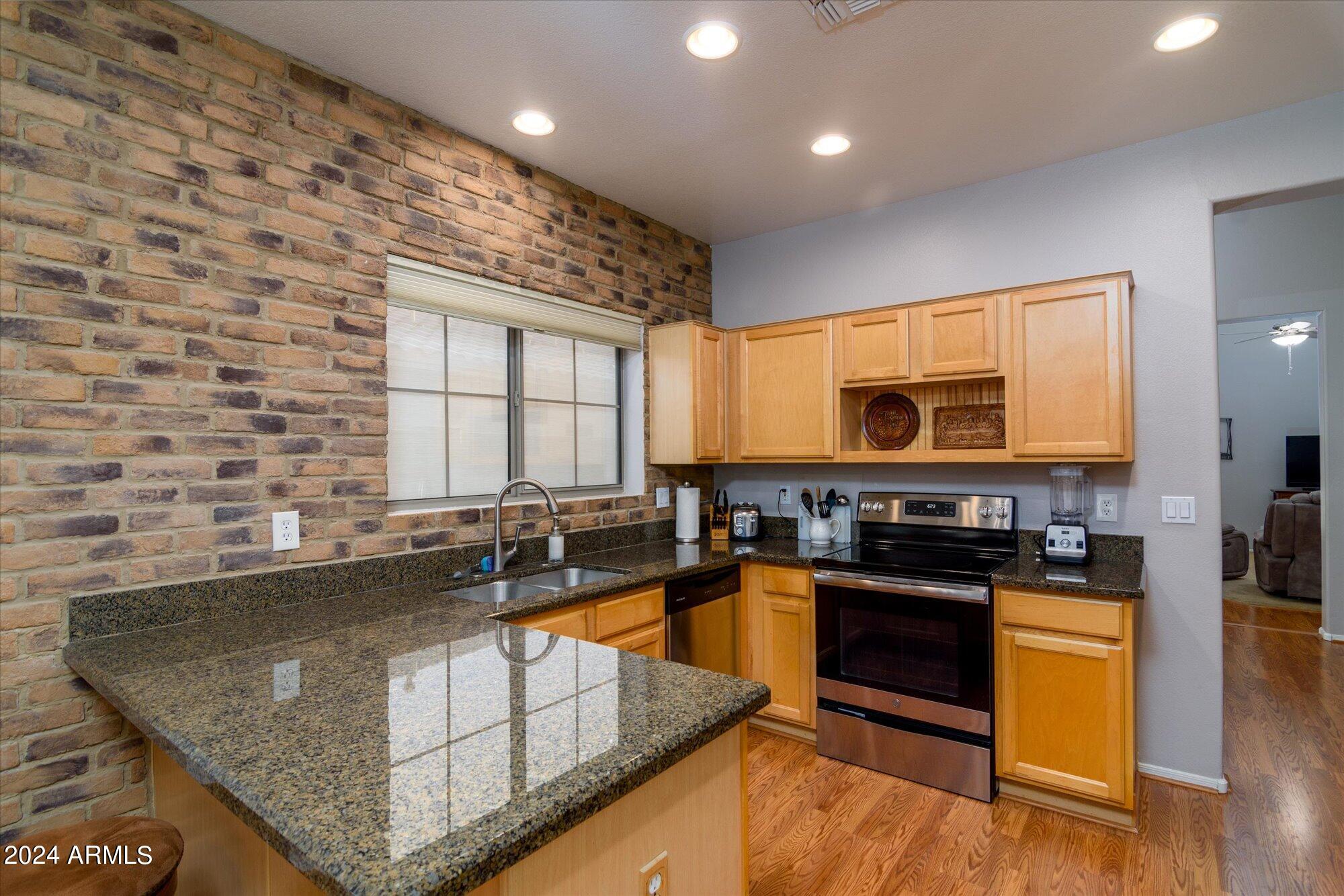 40608 N COLUMBIA Trail