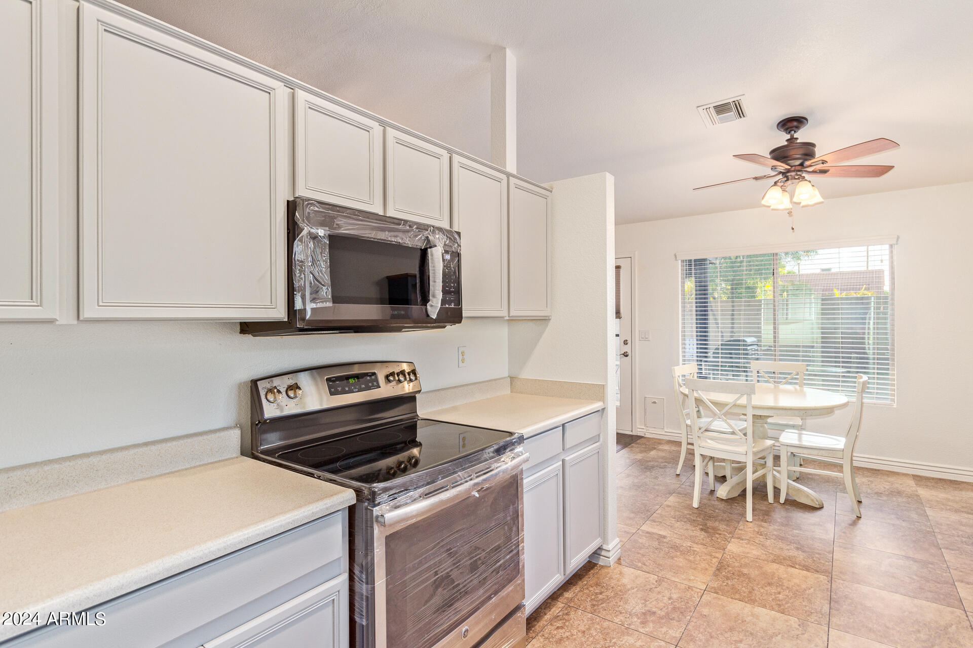 2674 W OAKGROVE Lane