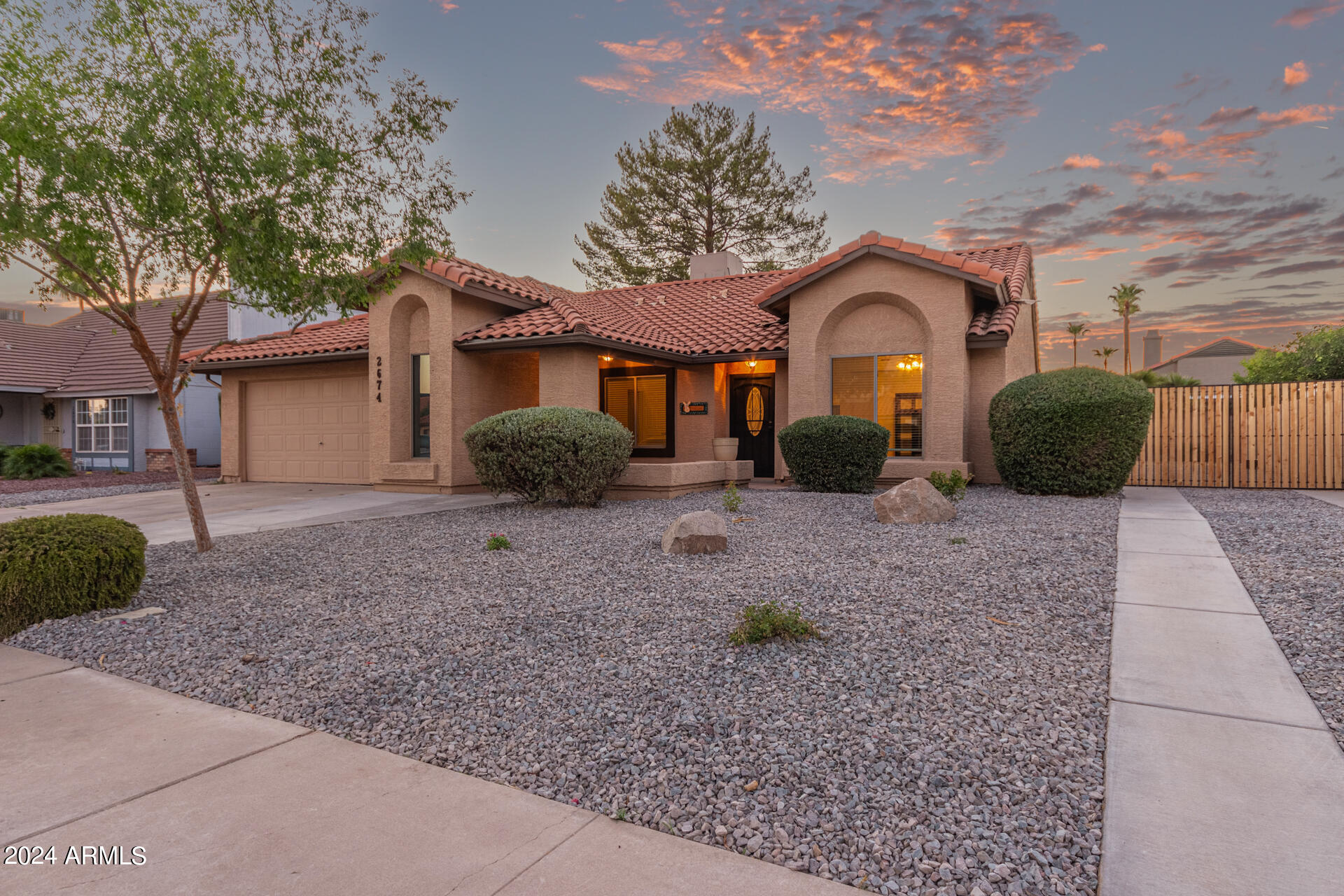 2674 W OAKGROVE Lane