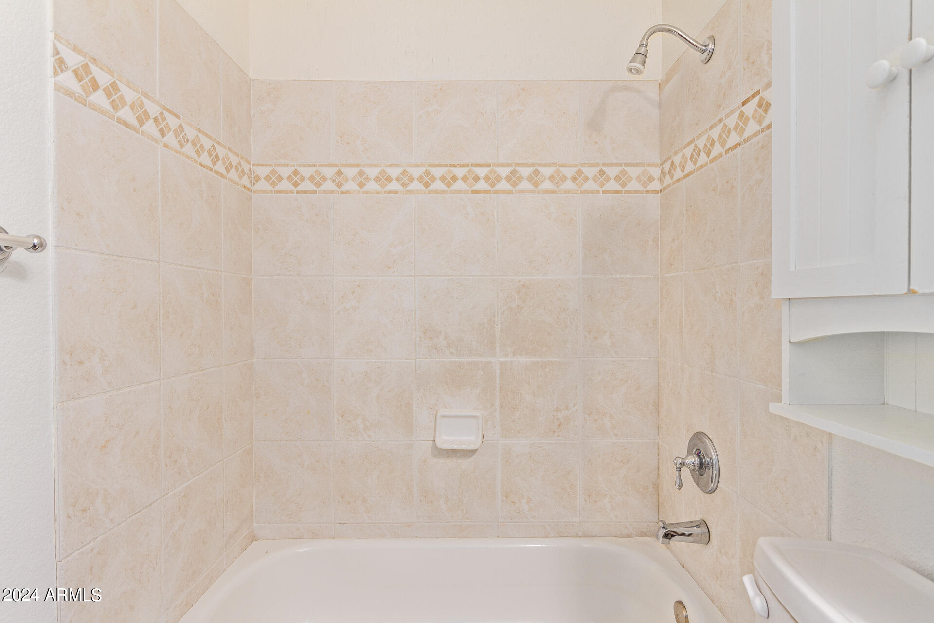 2674 W OAKGROVE Lane