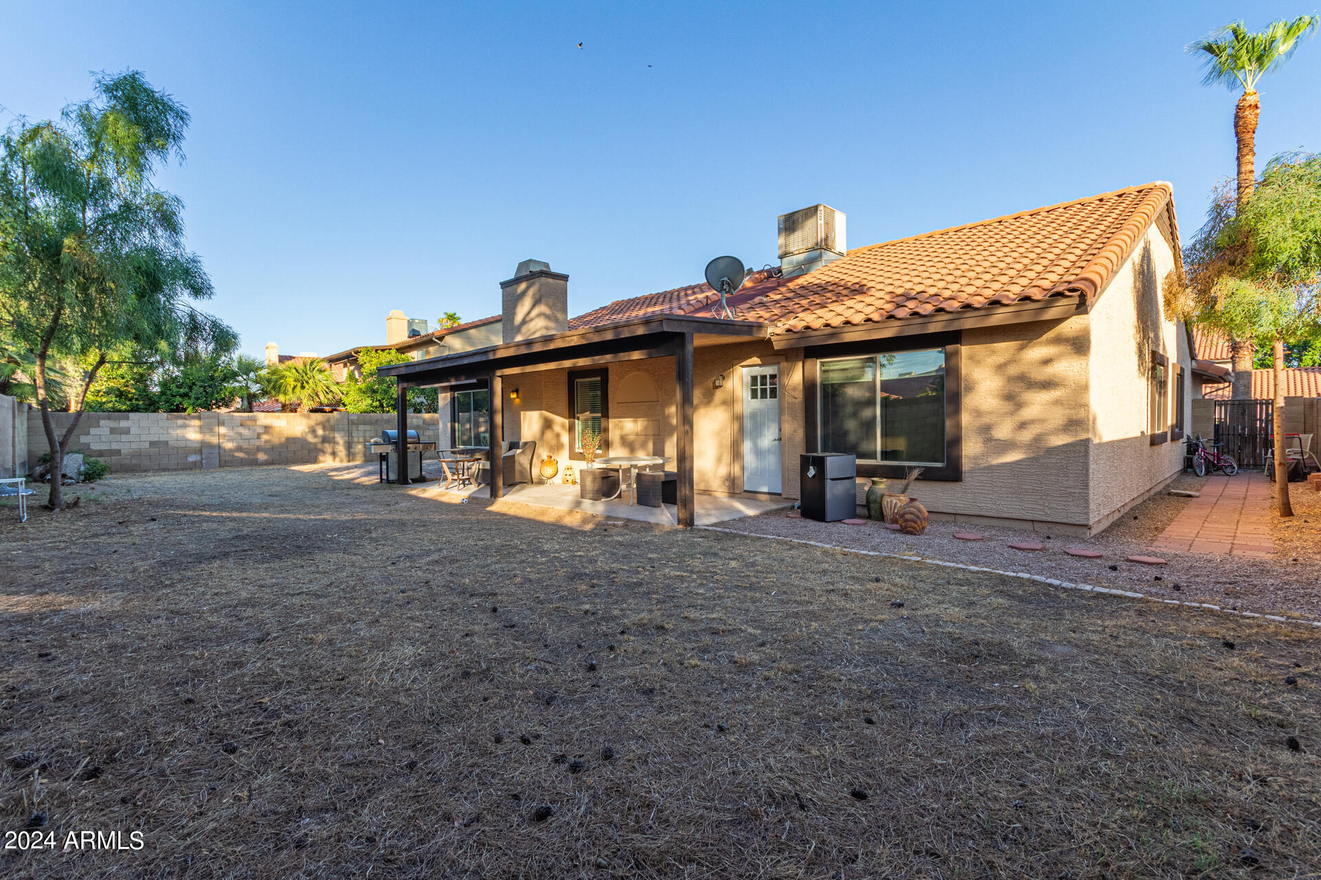 2674 W OAKGROVE Lane