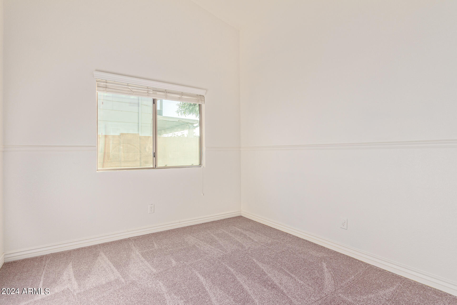 2674 W OAKGROVE Lane