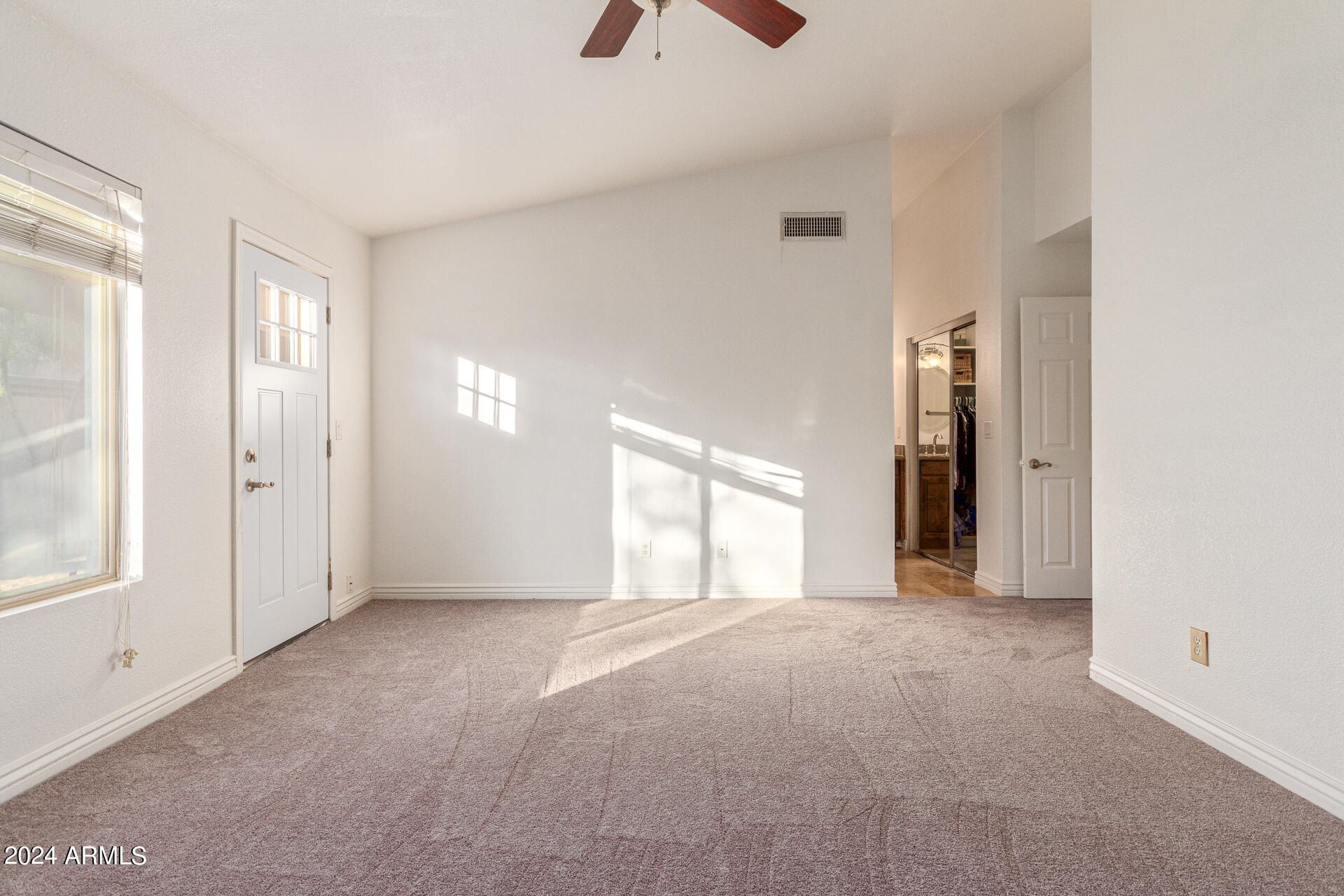 2674 W OAKGROVE Lane