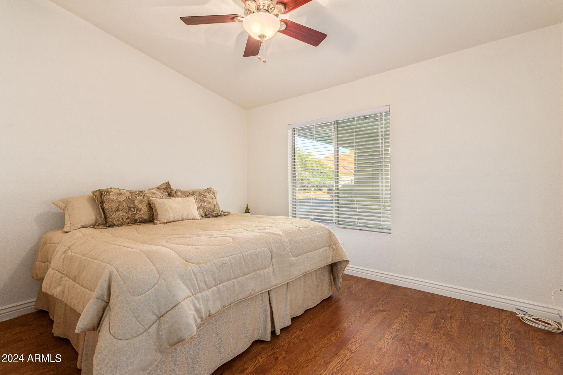 2674 W OAKGROVE Lane