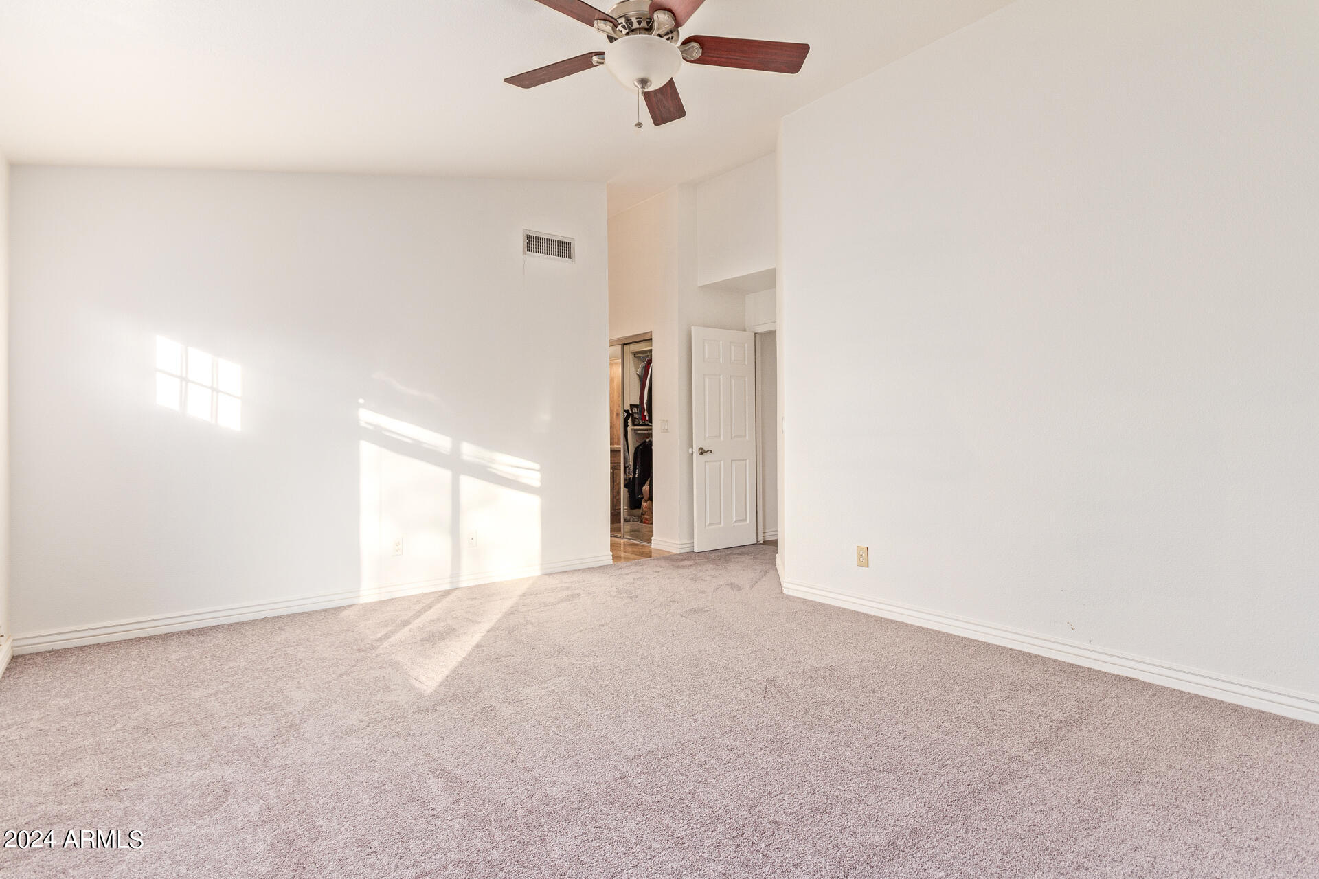 2674 W OAKGROVE Lane