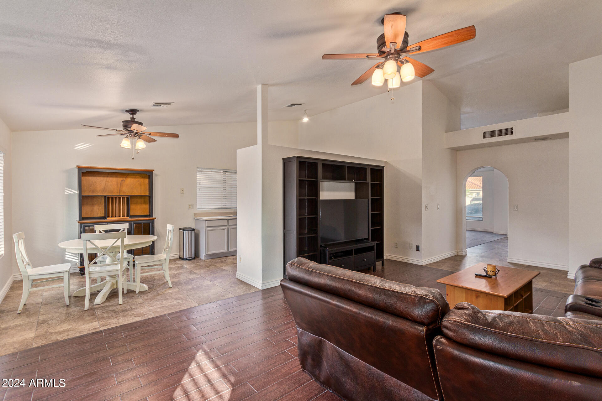 2674 W OAKGROVE Lane