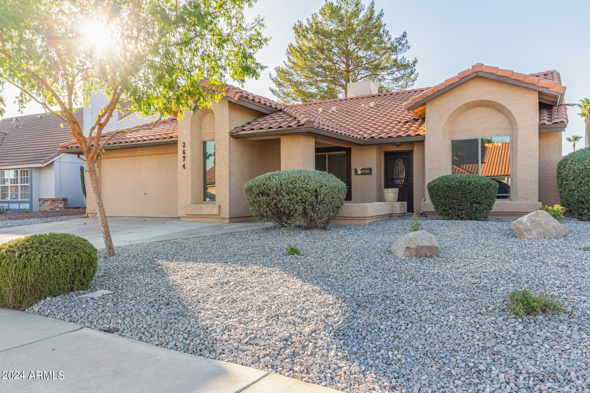 2674 W OAKGROVE Lane