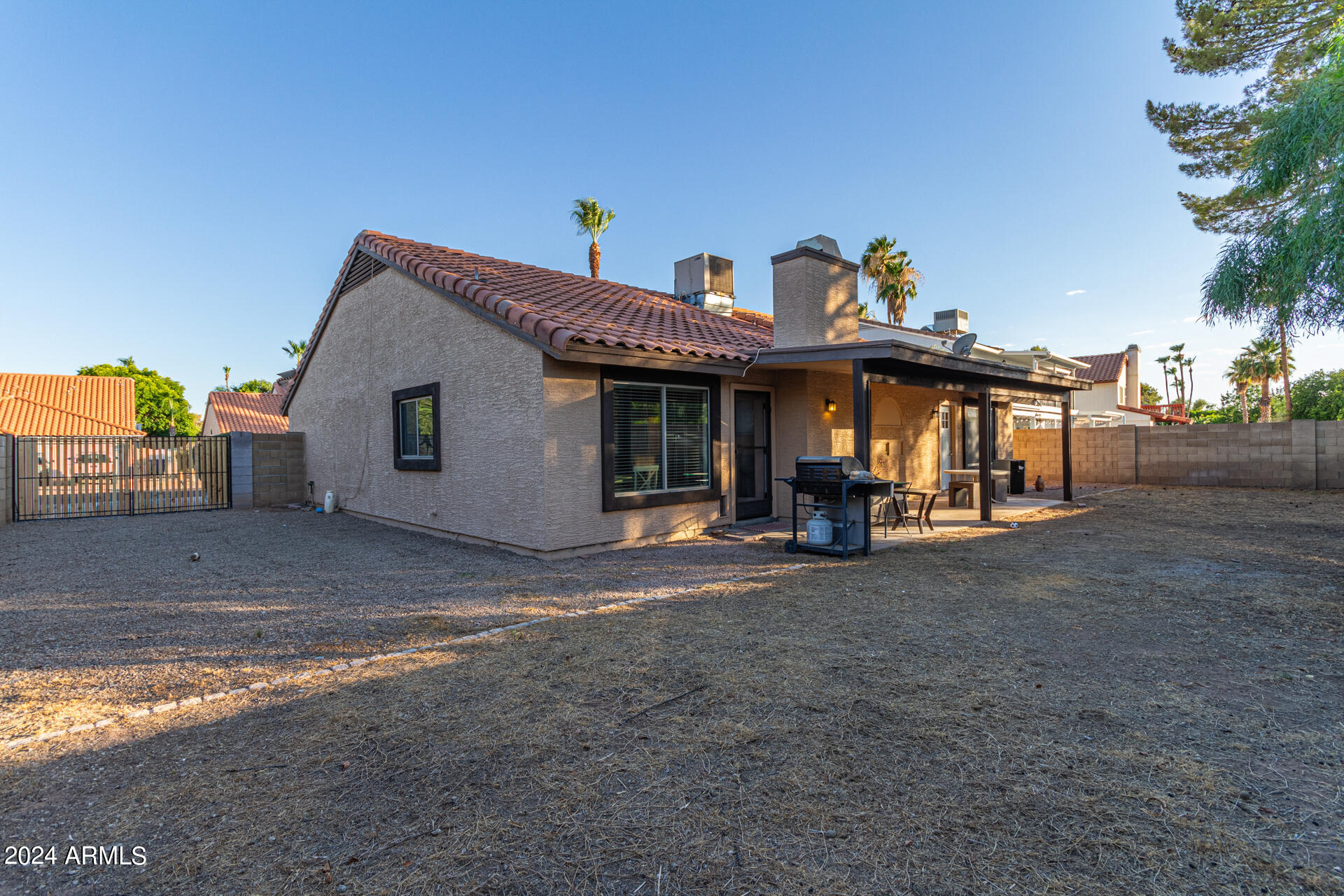 2674 W OAKGROVE Lane