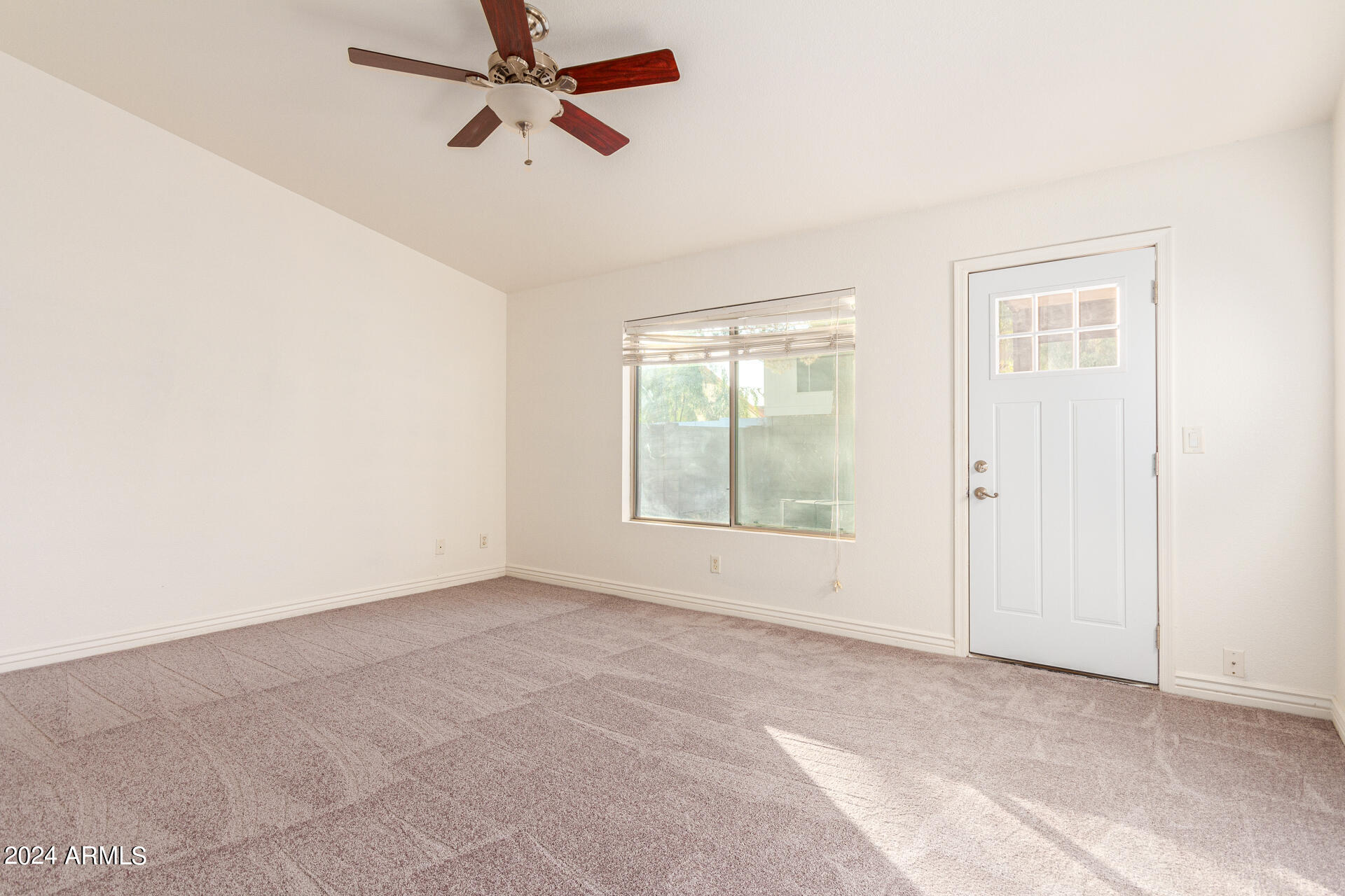 2674 W OAKGROVE Lane