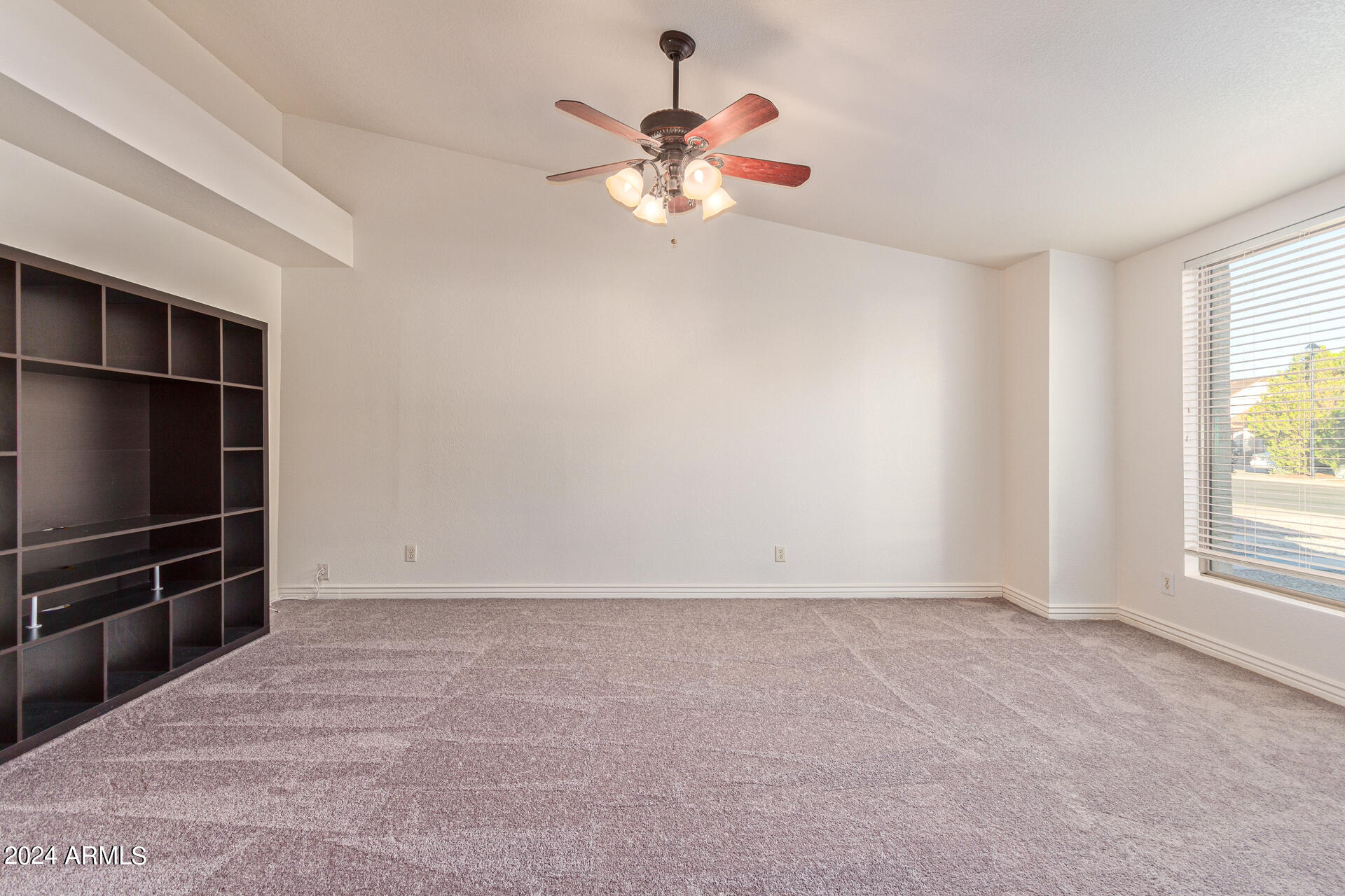 2674 W OAKGROVE Lane