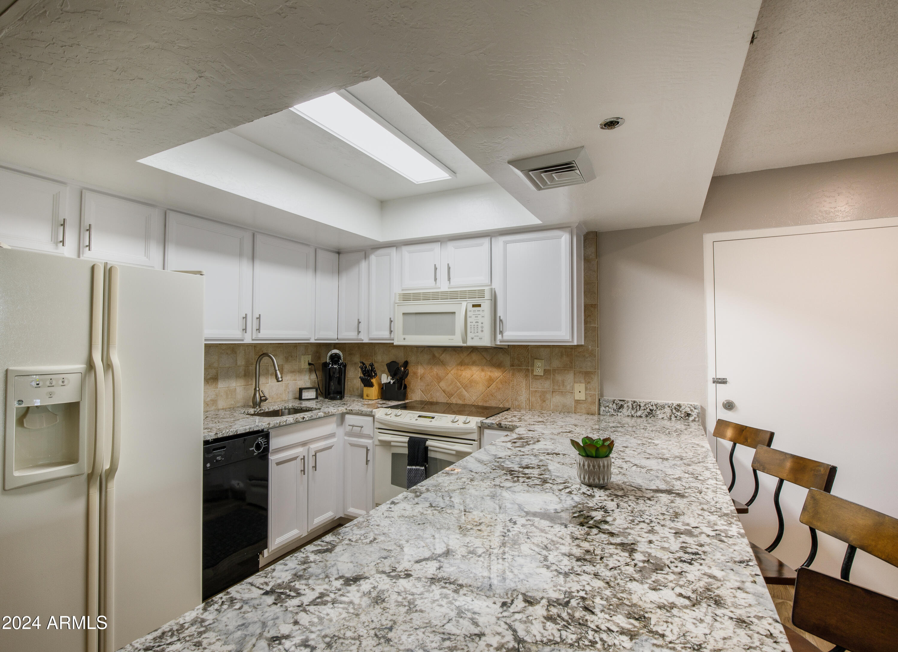 7350 N PIMA Road Unit: 213&214