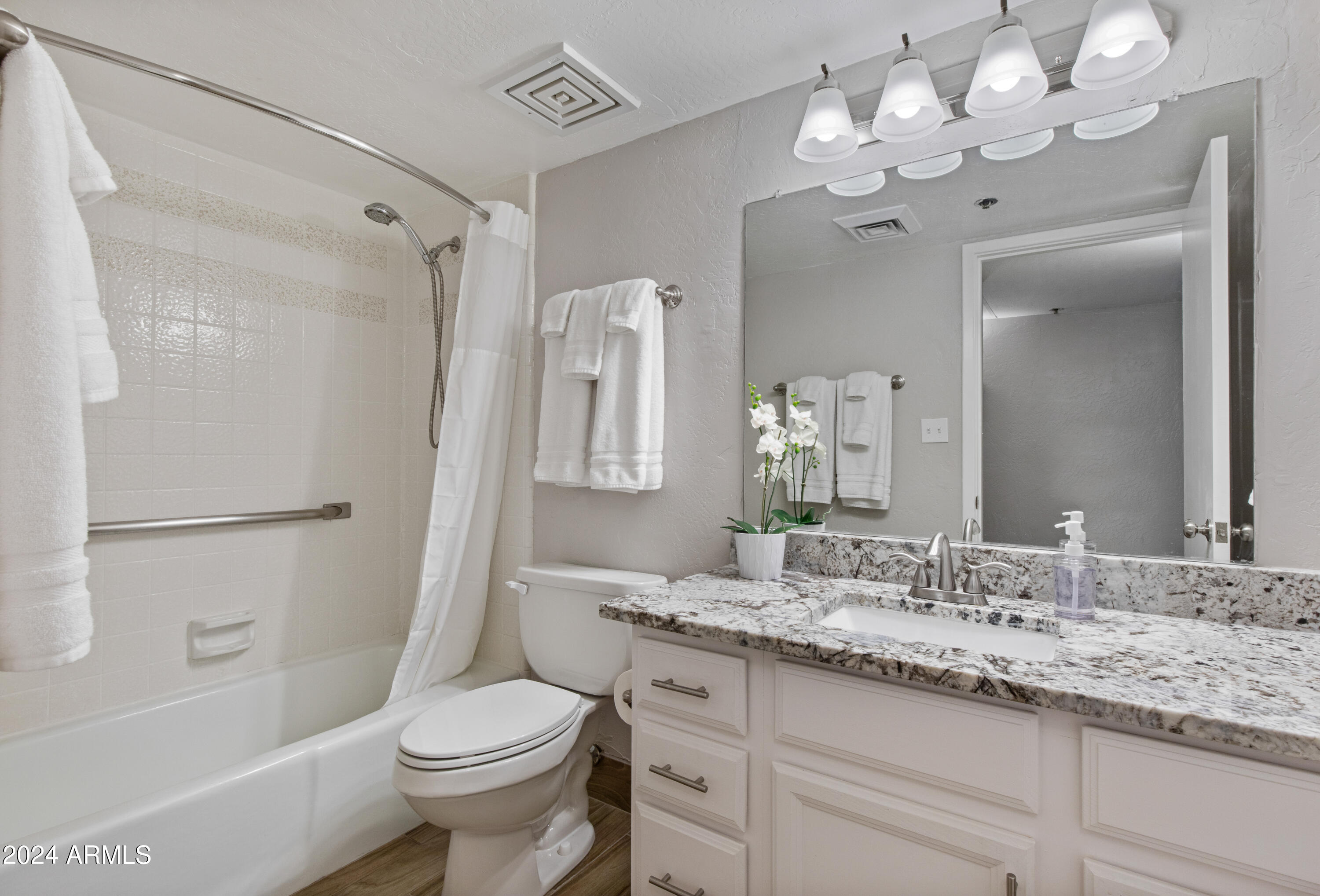 7350 N PIMA Road Unit: 213&214