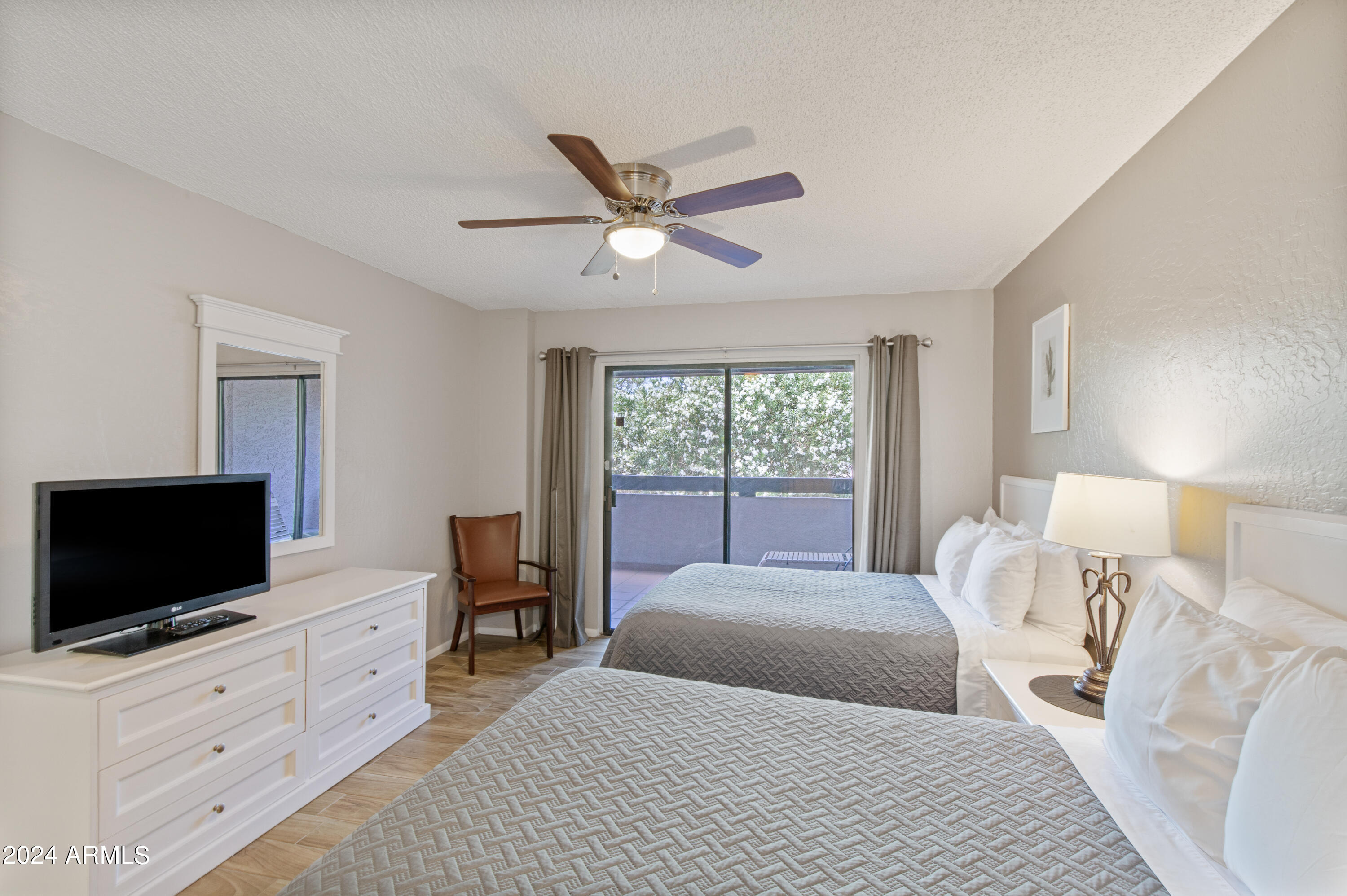 7350 N PIMA Road Unit: 213&214