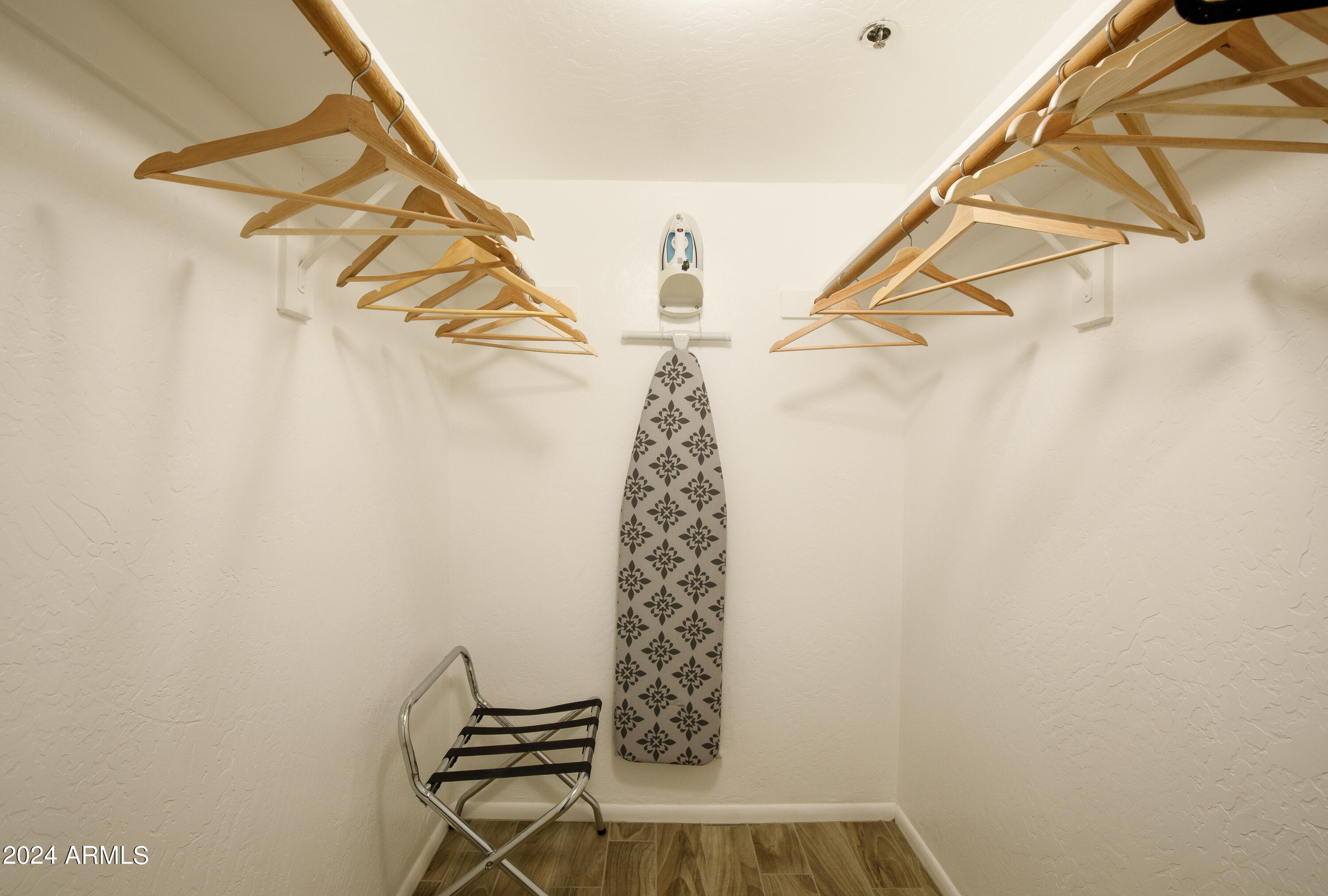 7350 N PIMA Road Unit: 213&214