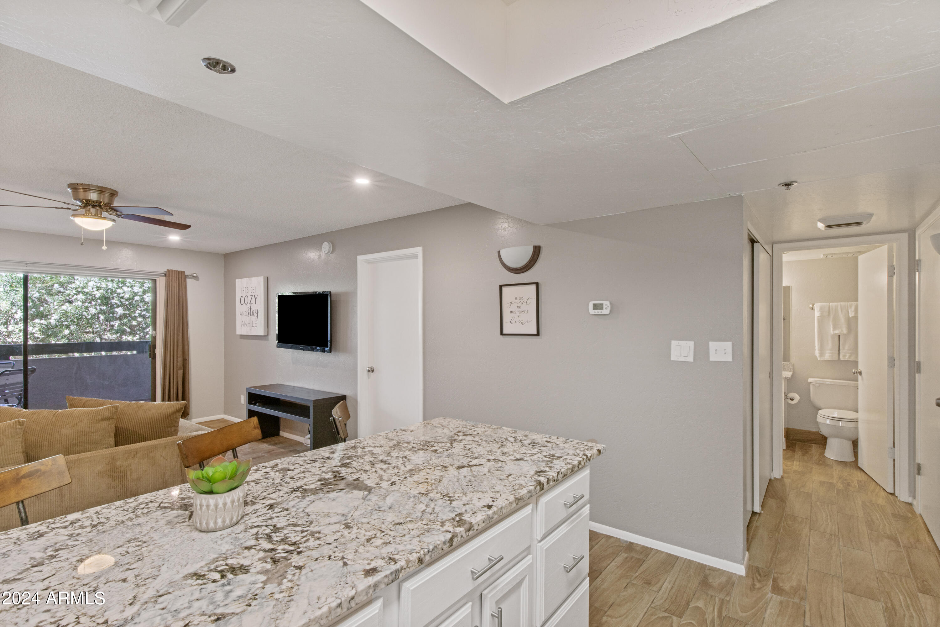 7350 N PIMA Road Unit: 213&214