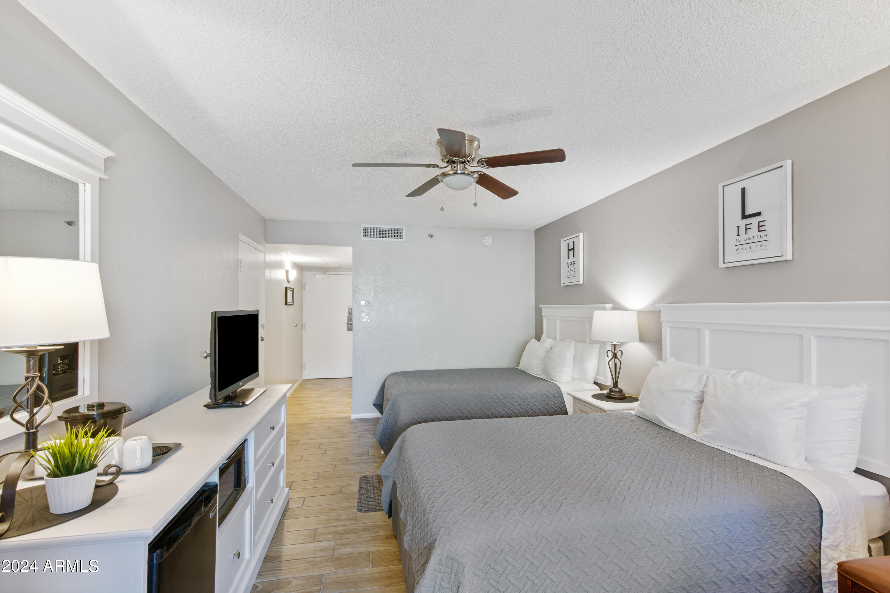 7350 N PIMA Road Unit: 213&214
