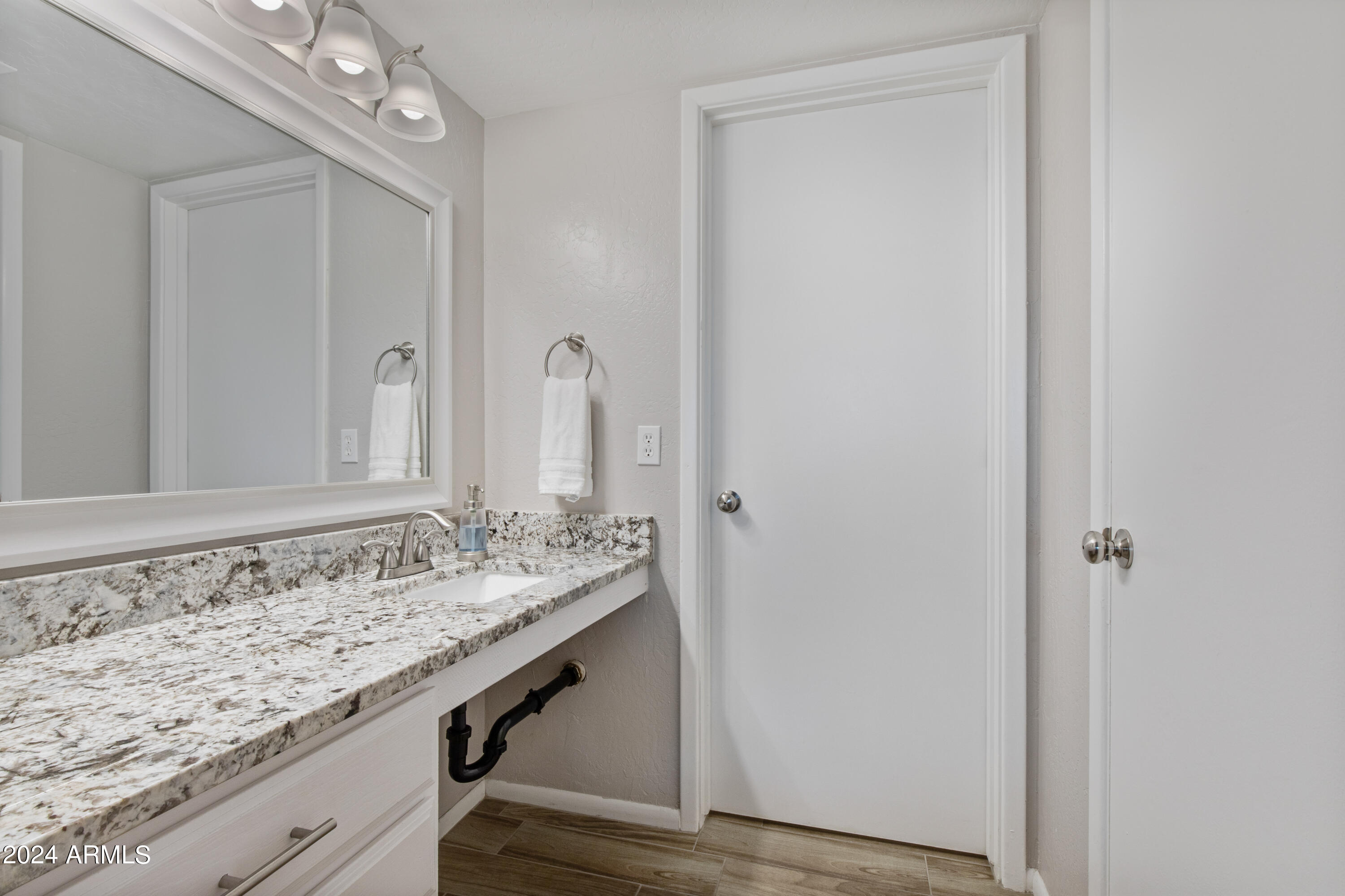 7350 N PIMA Road Unit: 213&214