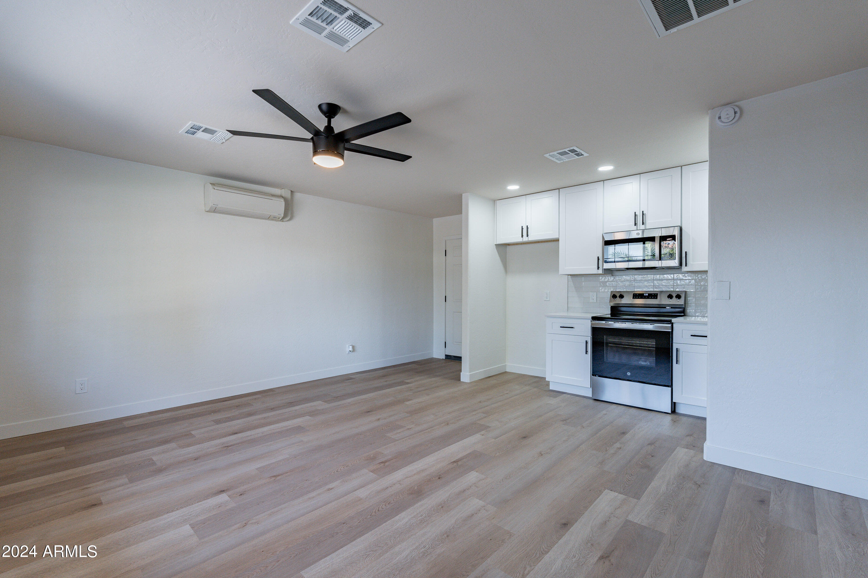 3541 W GELDING Drive