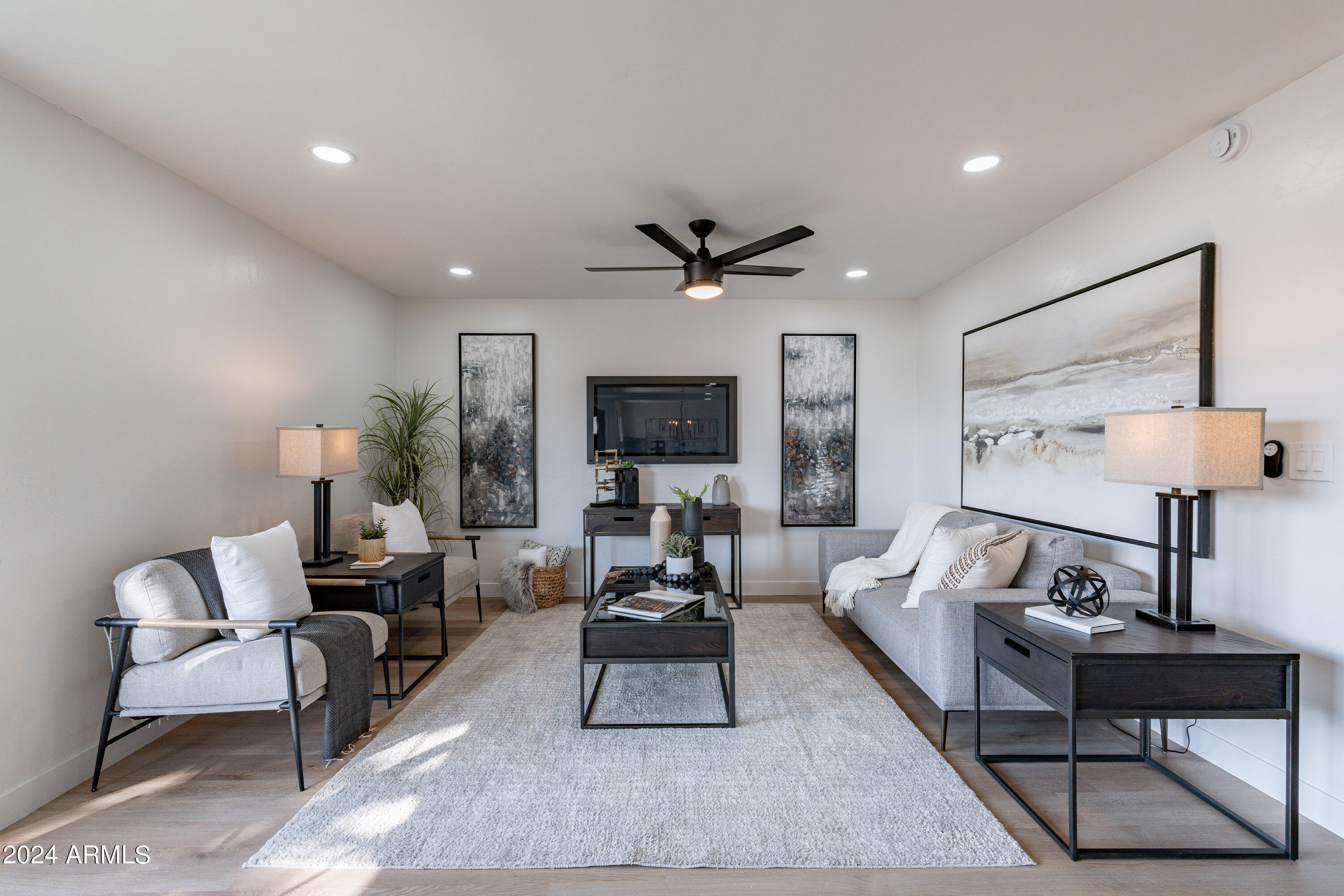 3541 W GELDING Drive