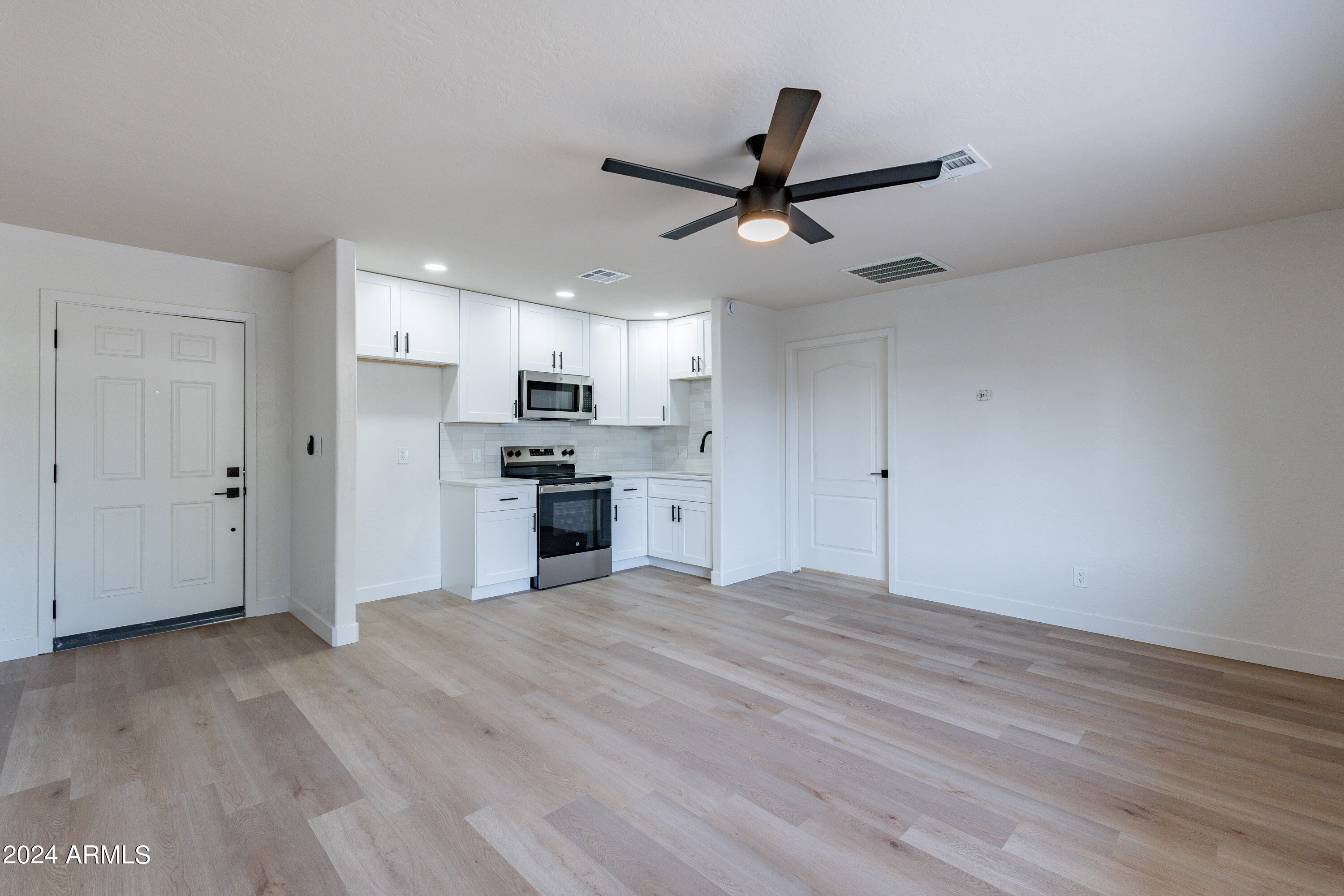 3541 W GELDING Drive