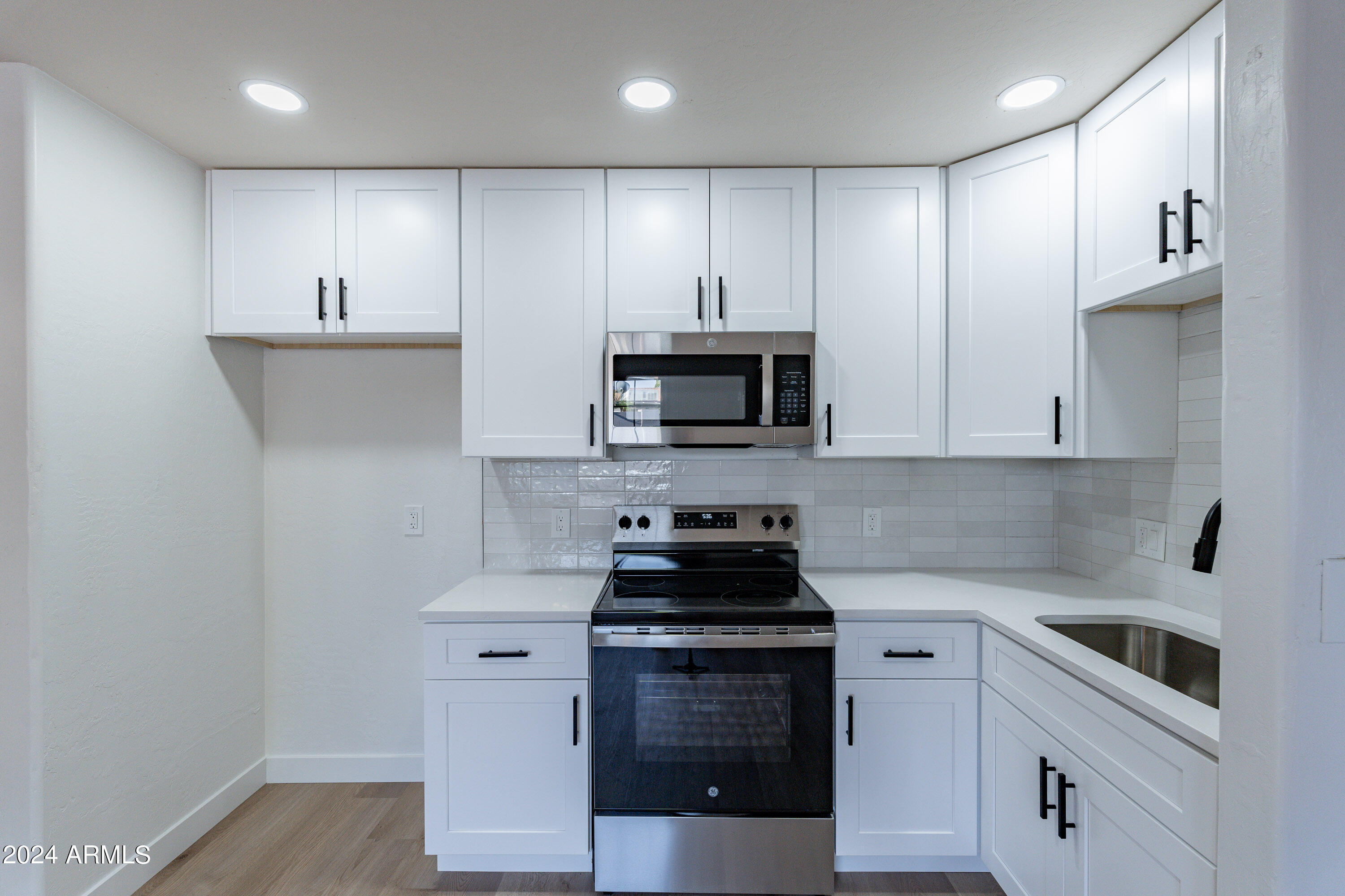 3541 W GELDING Drive