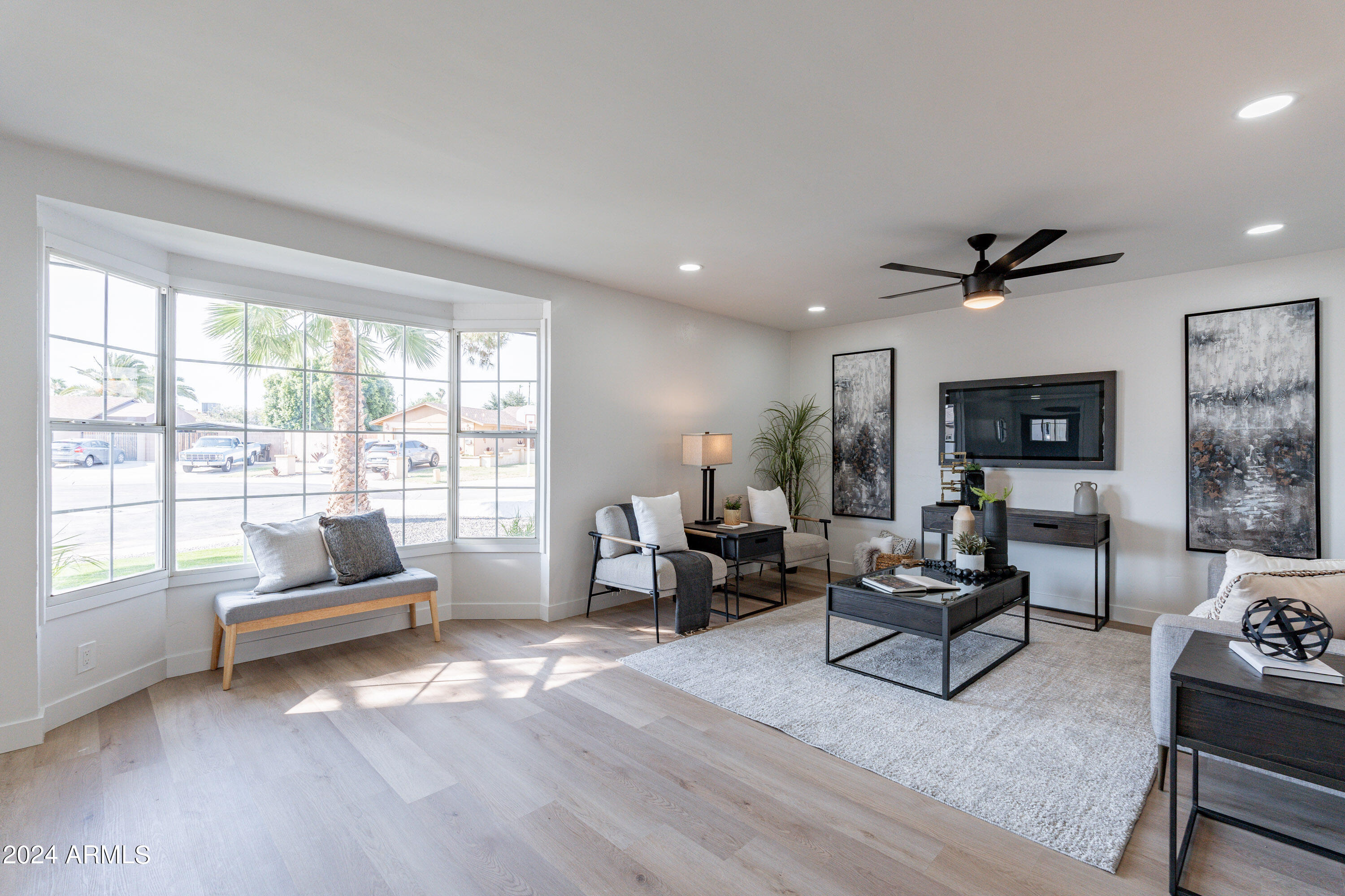 3541 W GELDING Drive