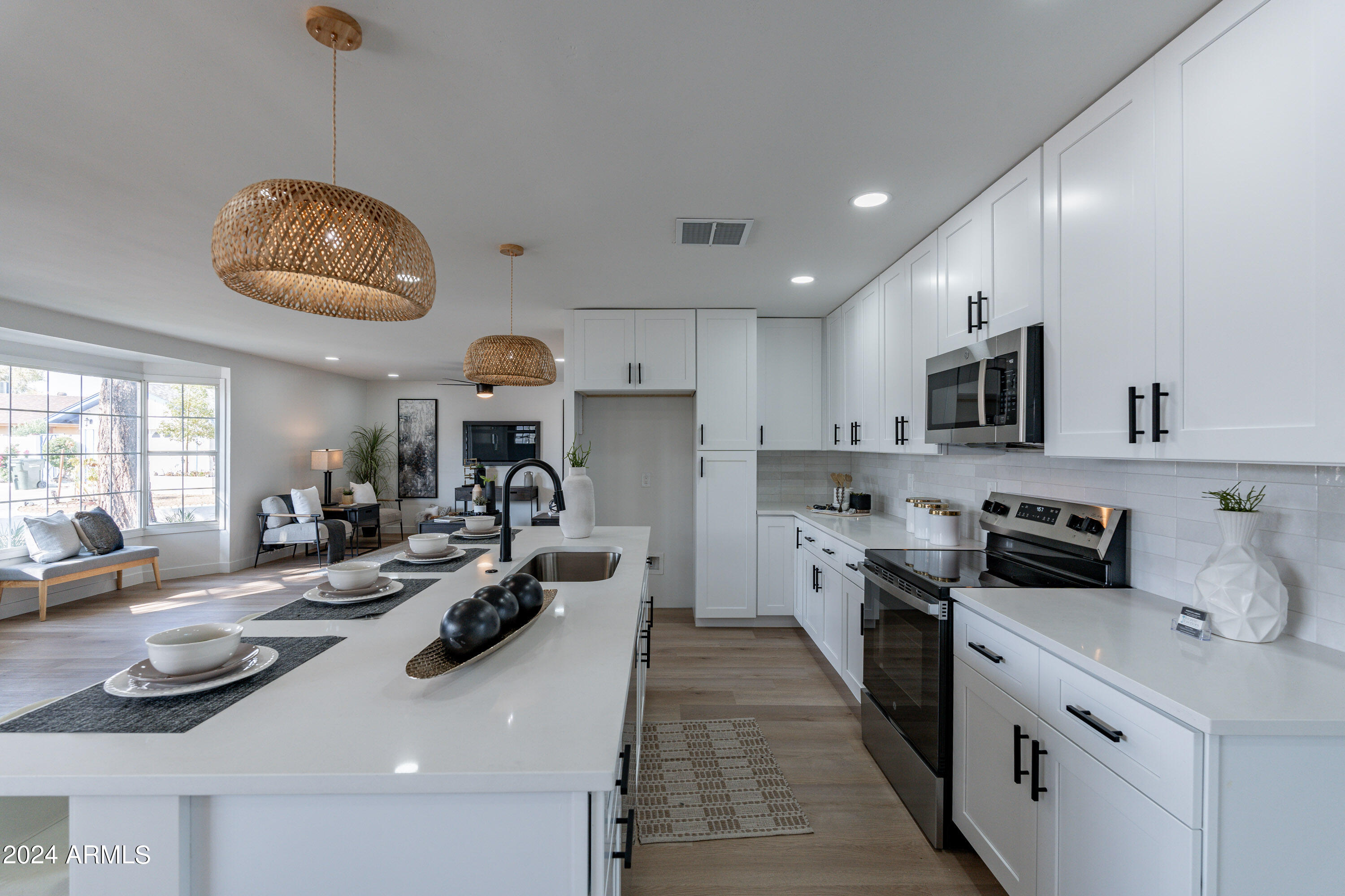 3541 W GELDING Drive