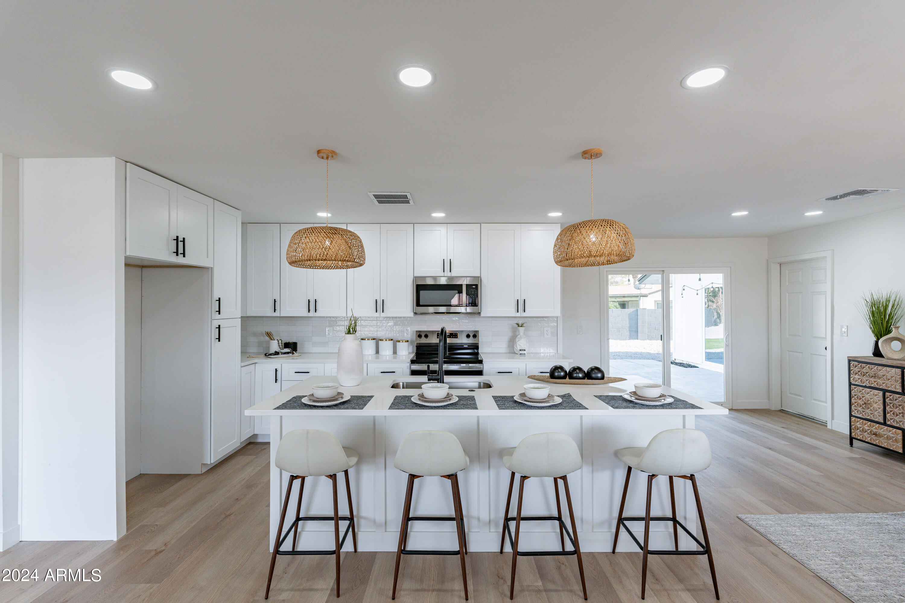 3541 W GELDING Drive