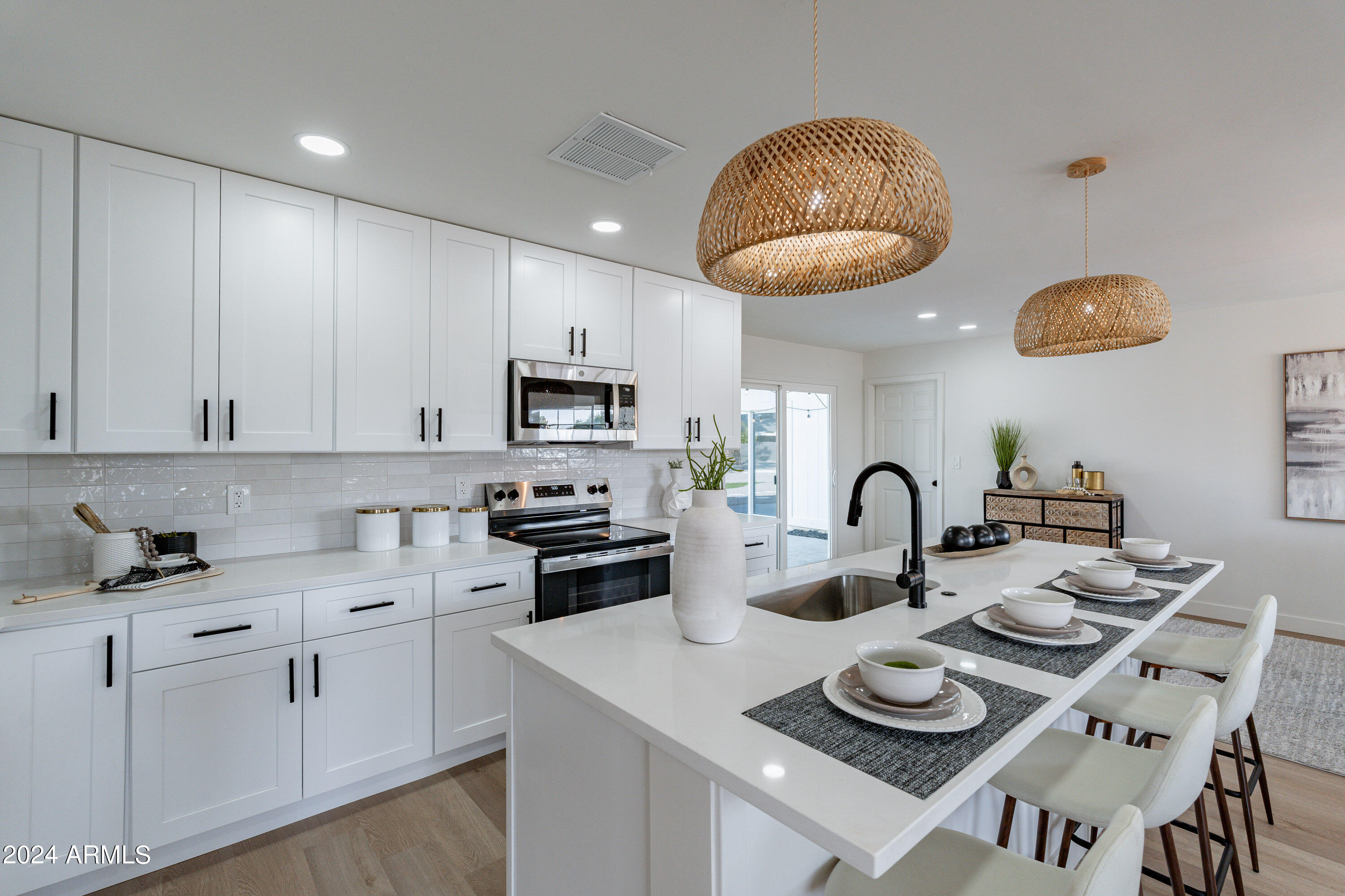 3541 W GELDING Drive