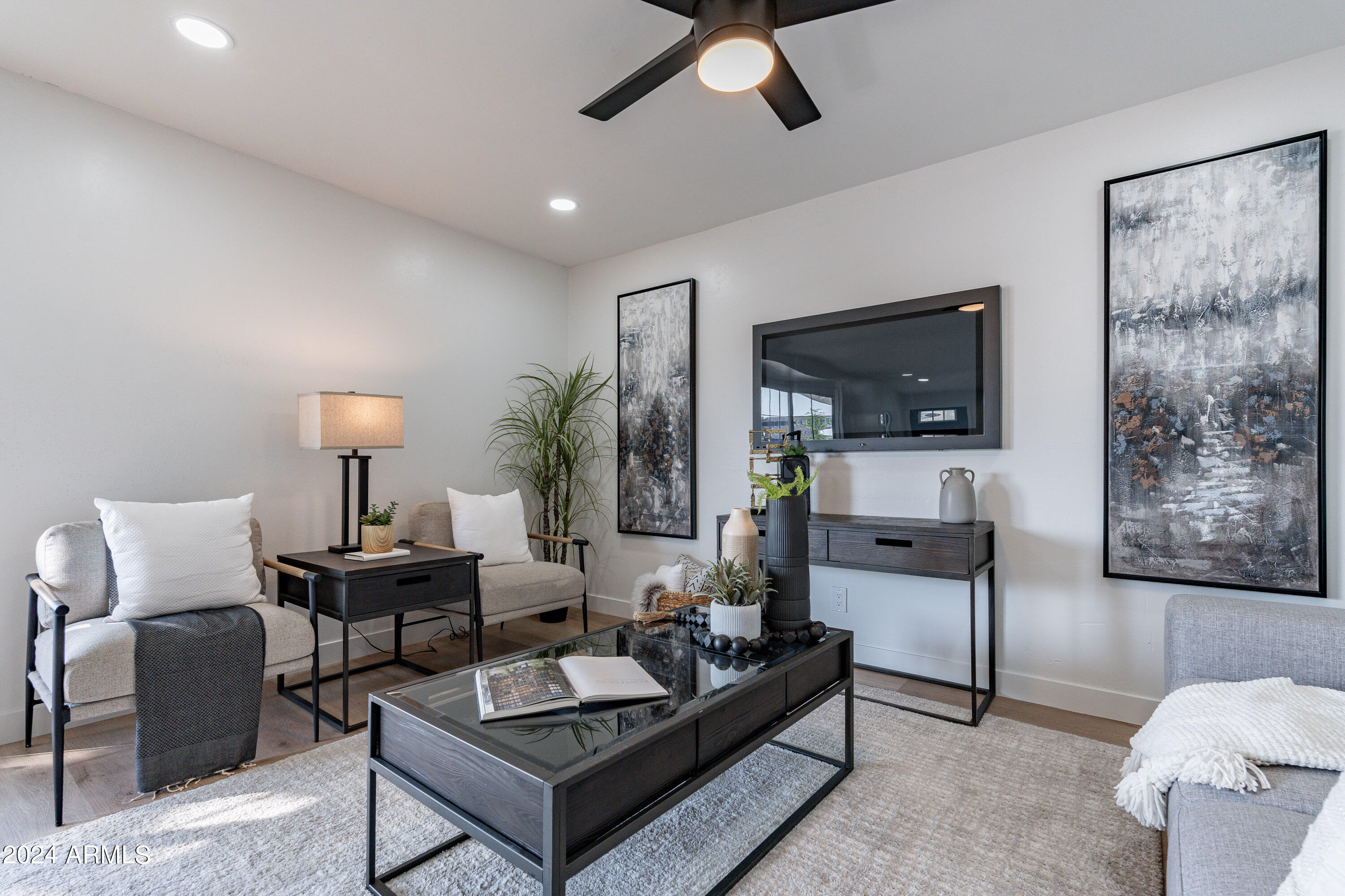 3541 W GELDING Drive