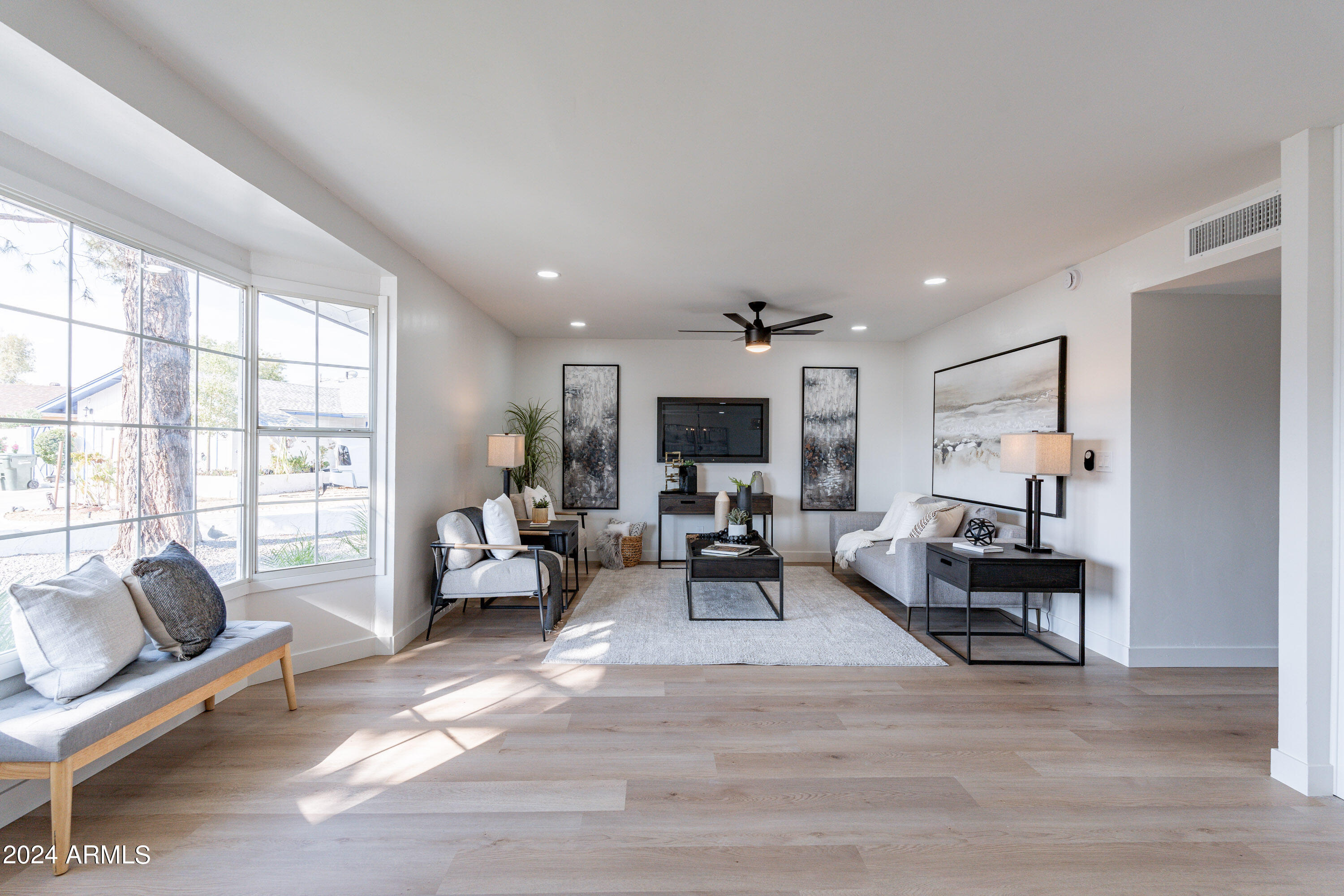 3541 W GELDING Drive