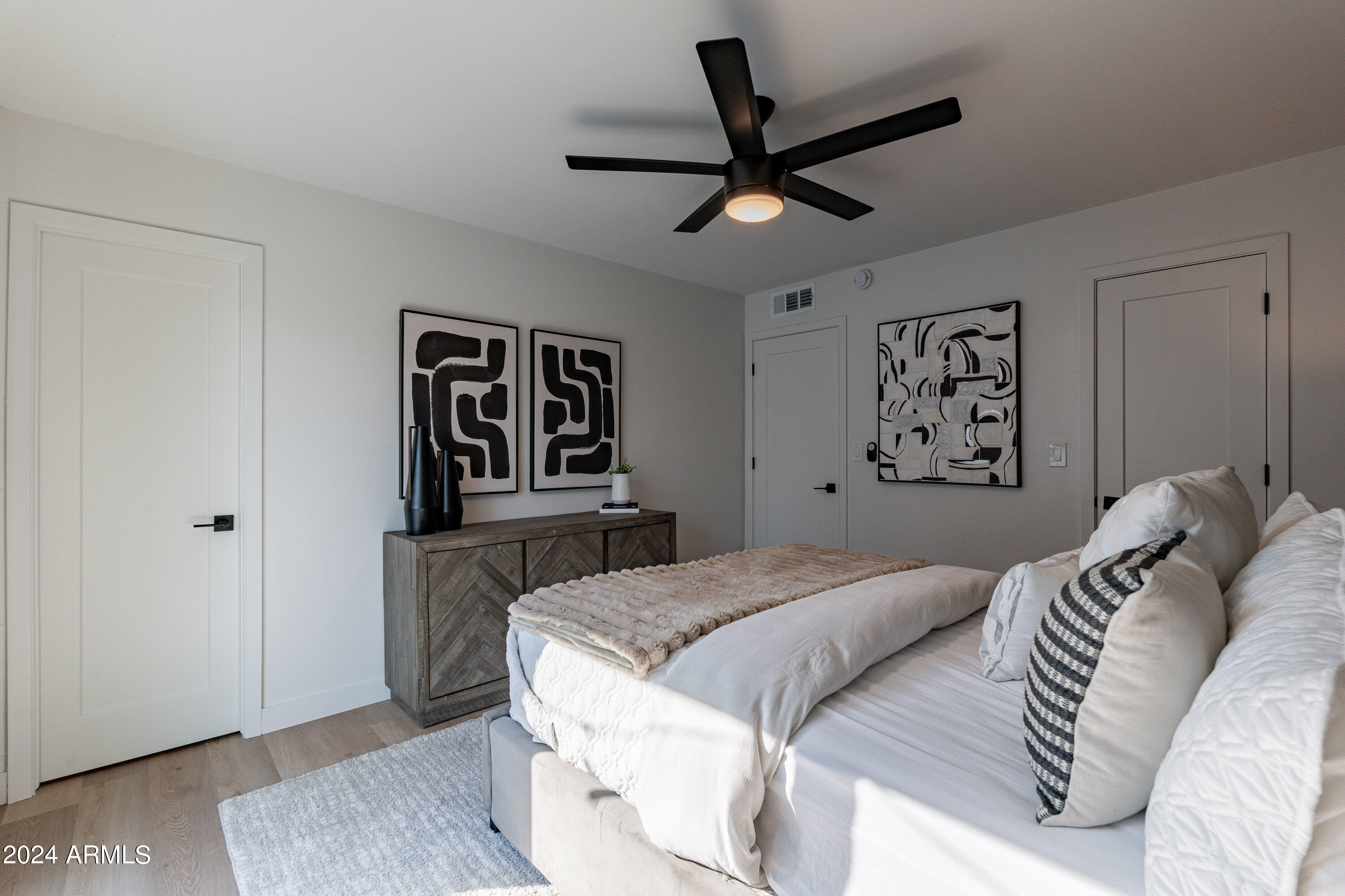 3541 W GELDING Drive