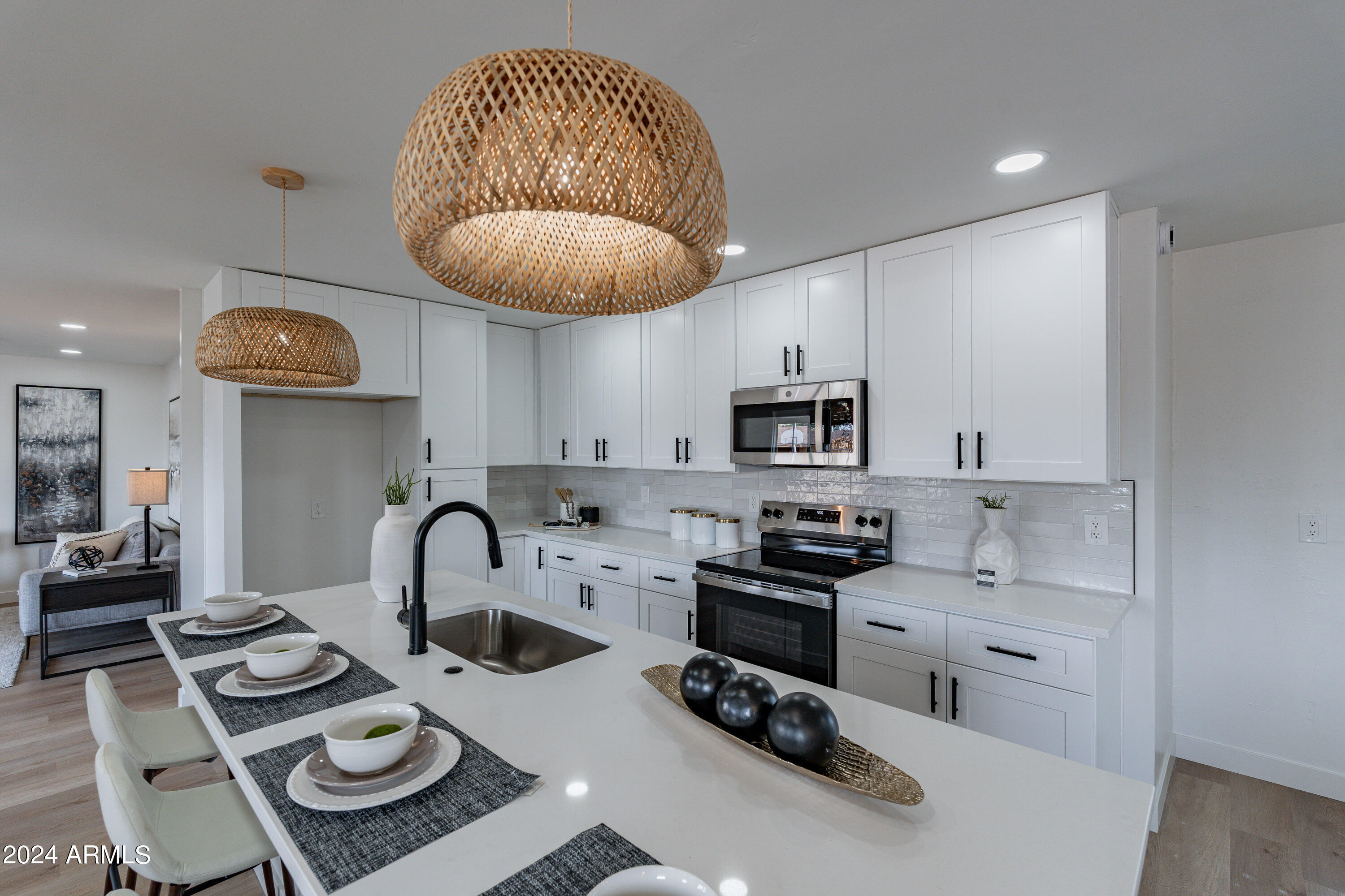 3541 W GELDING Drive