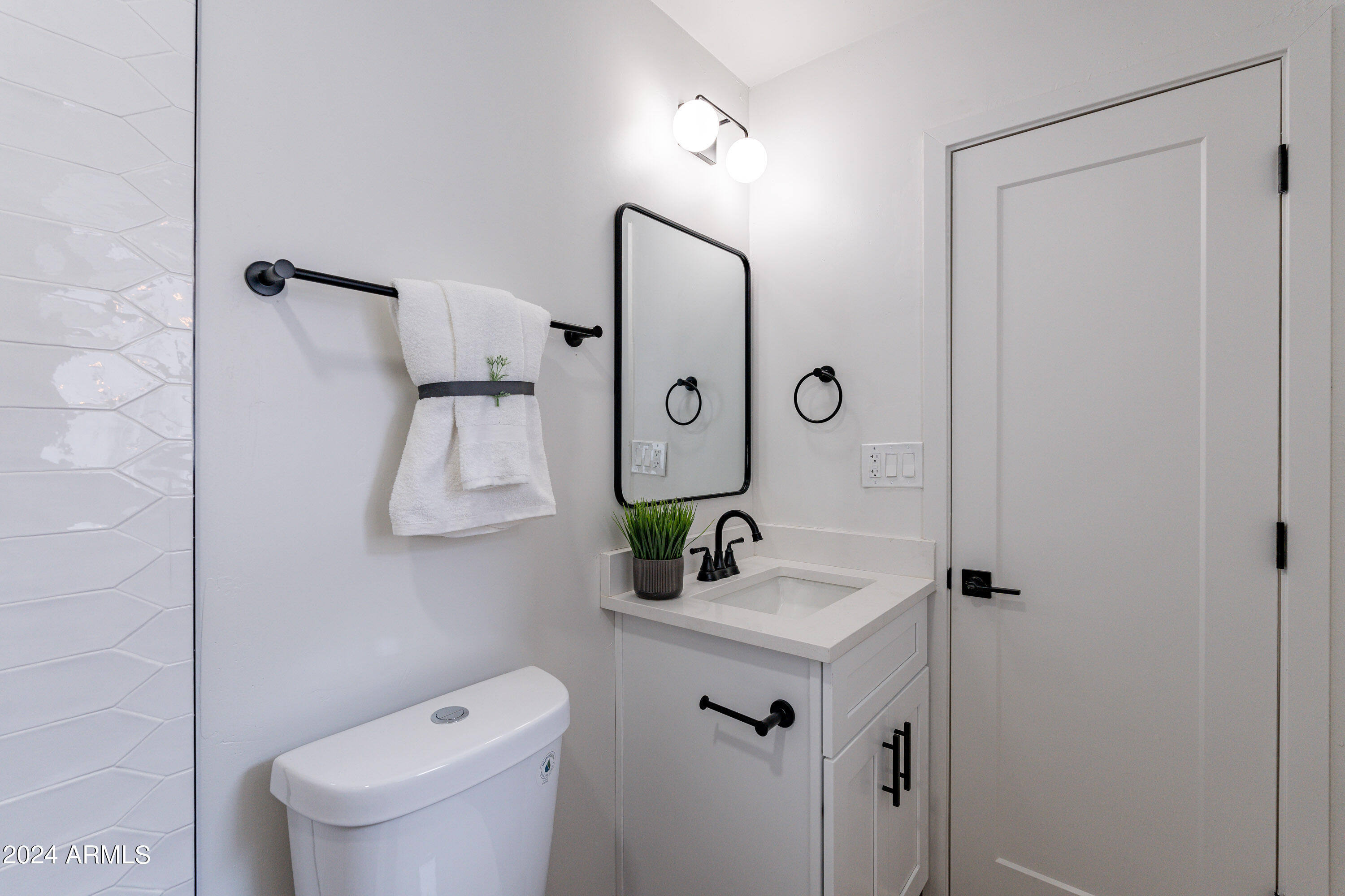 3541 W GELDING Drive