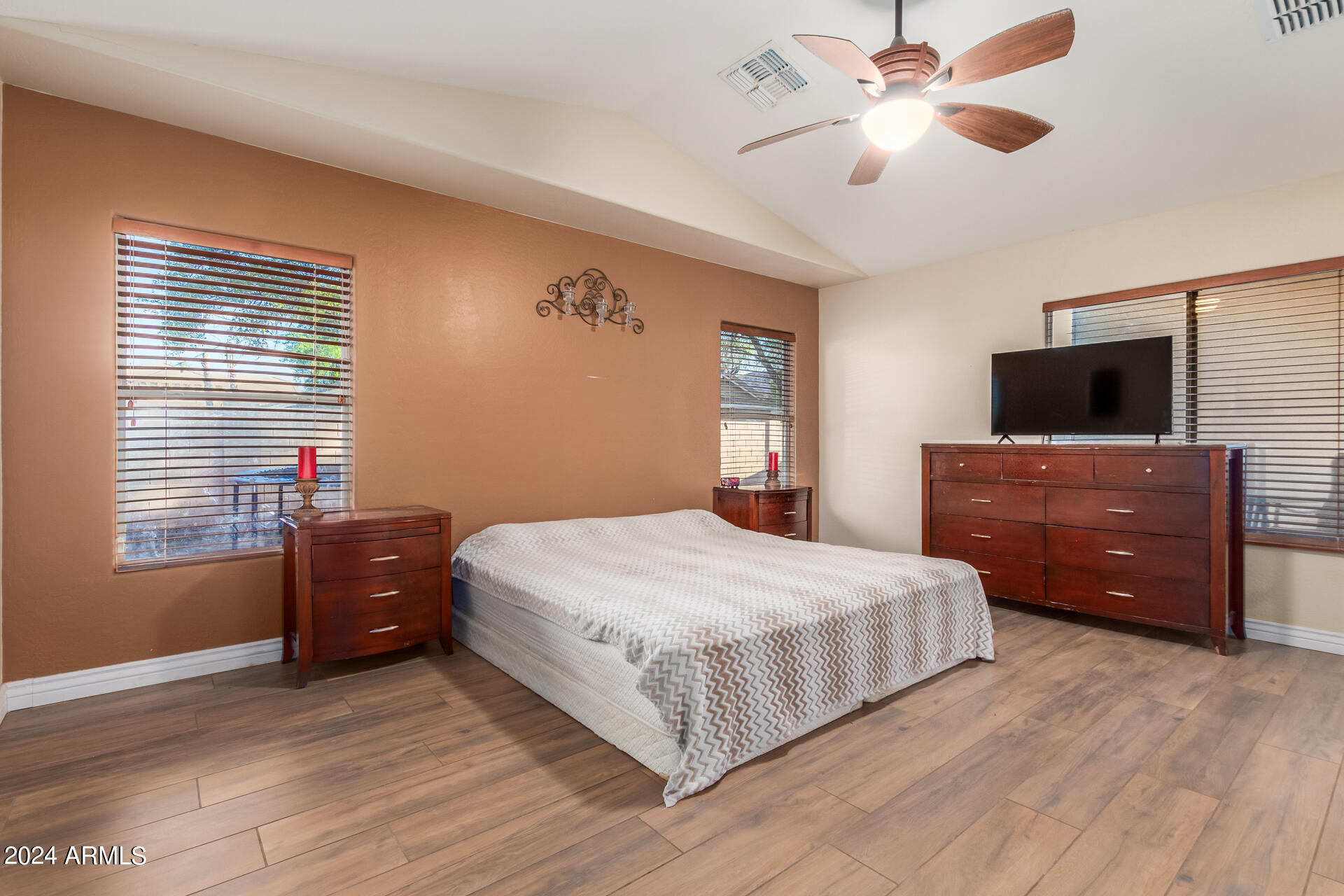 8531 W MAGNOLIA Street