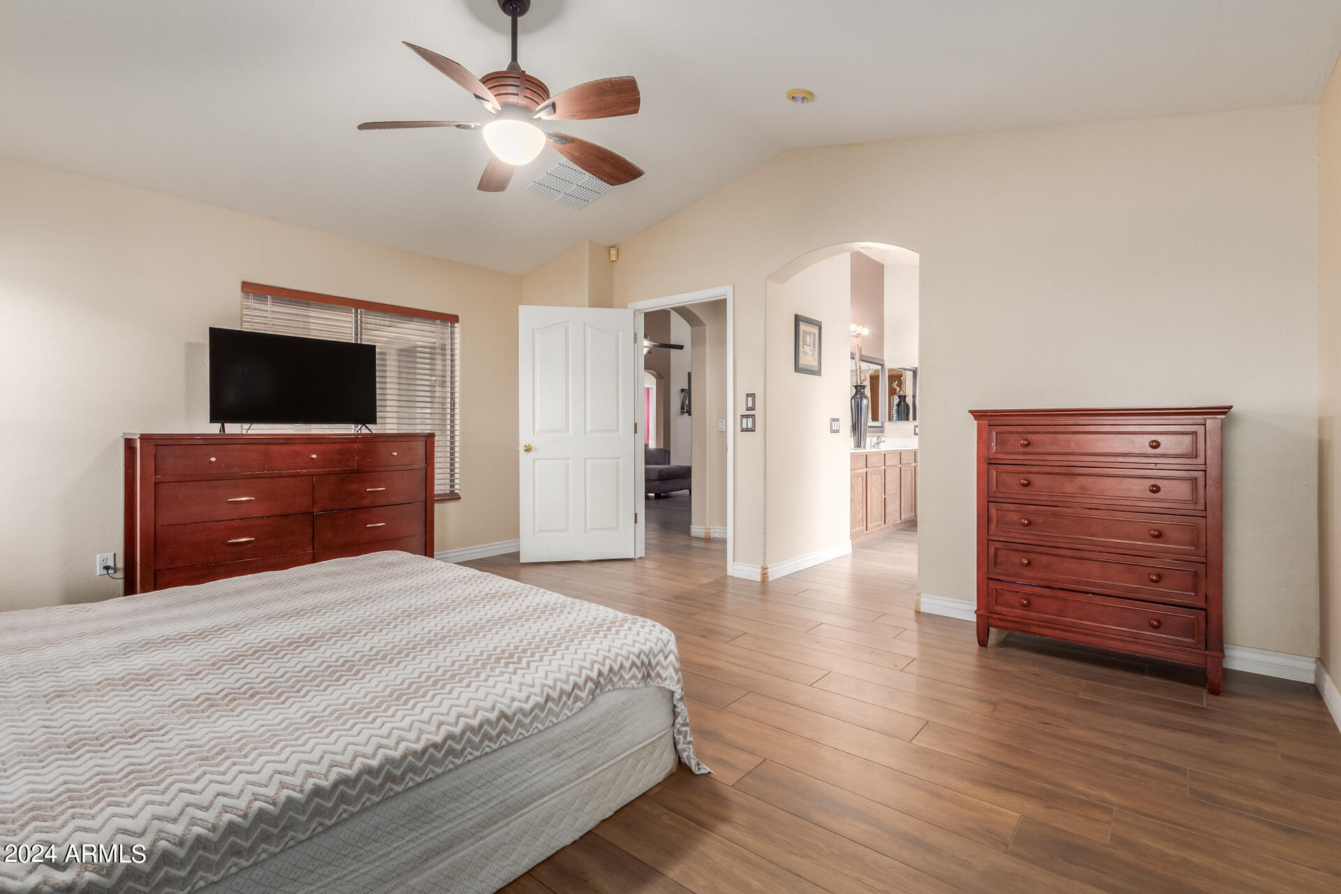 8531 W MAGNOLIA Street