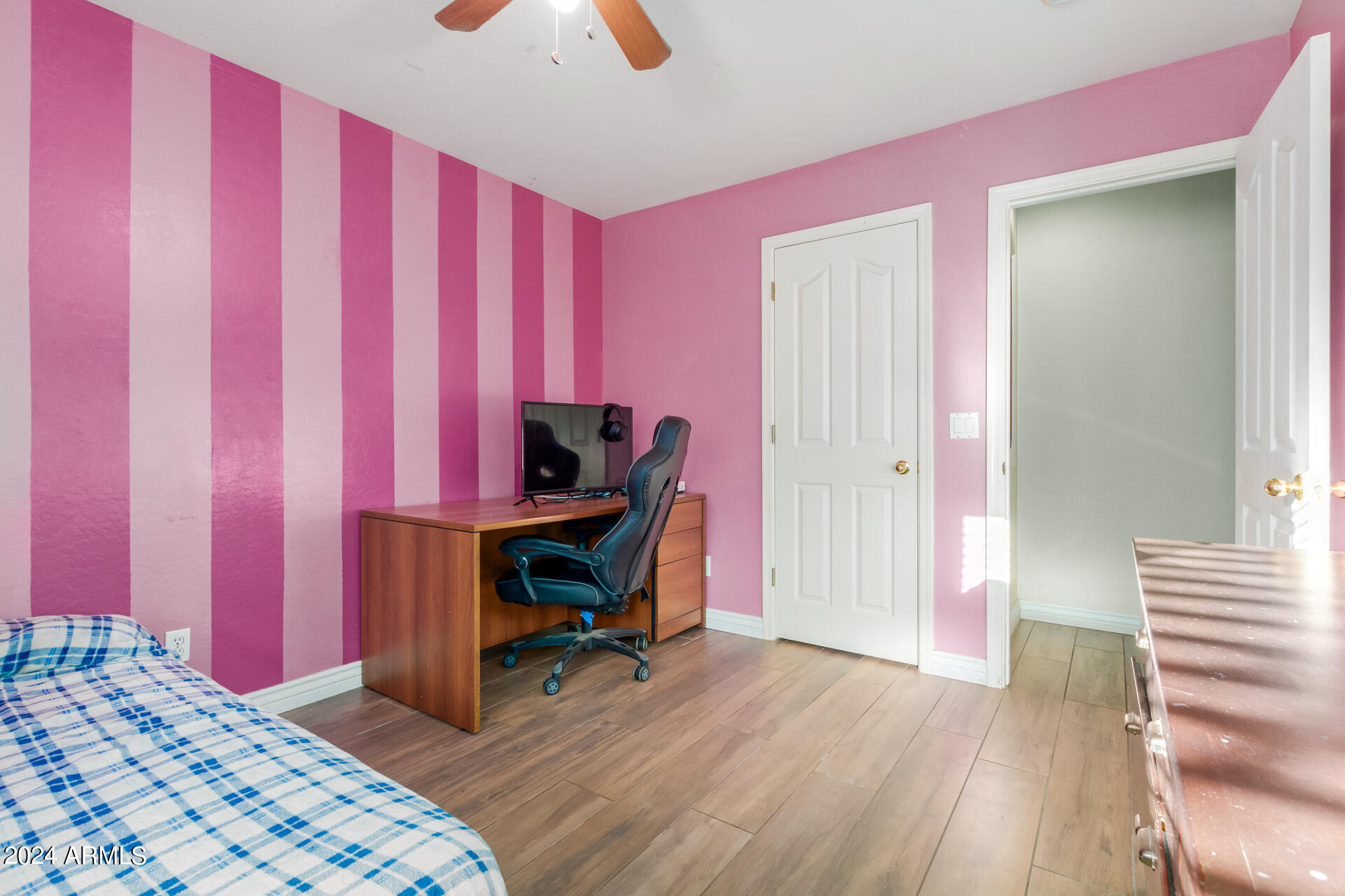 8531 W MAGNOLIA Street