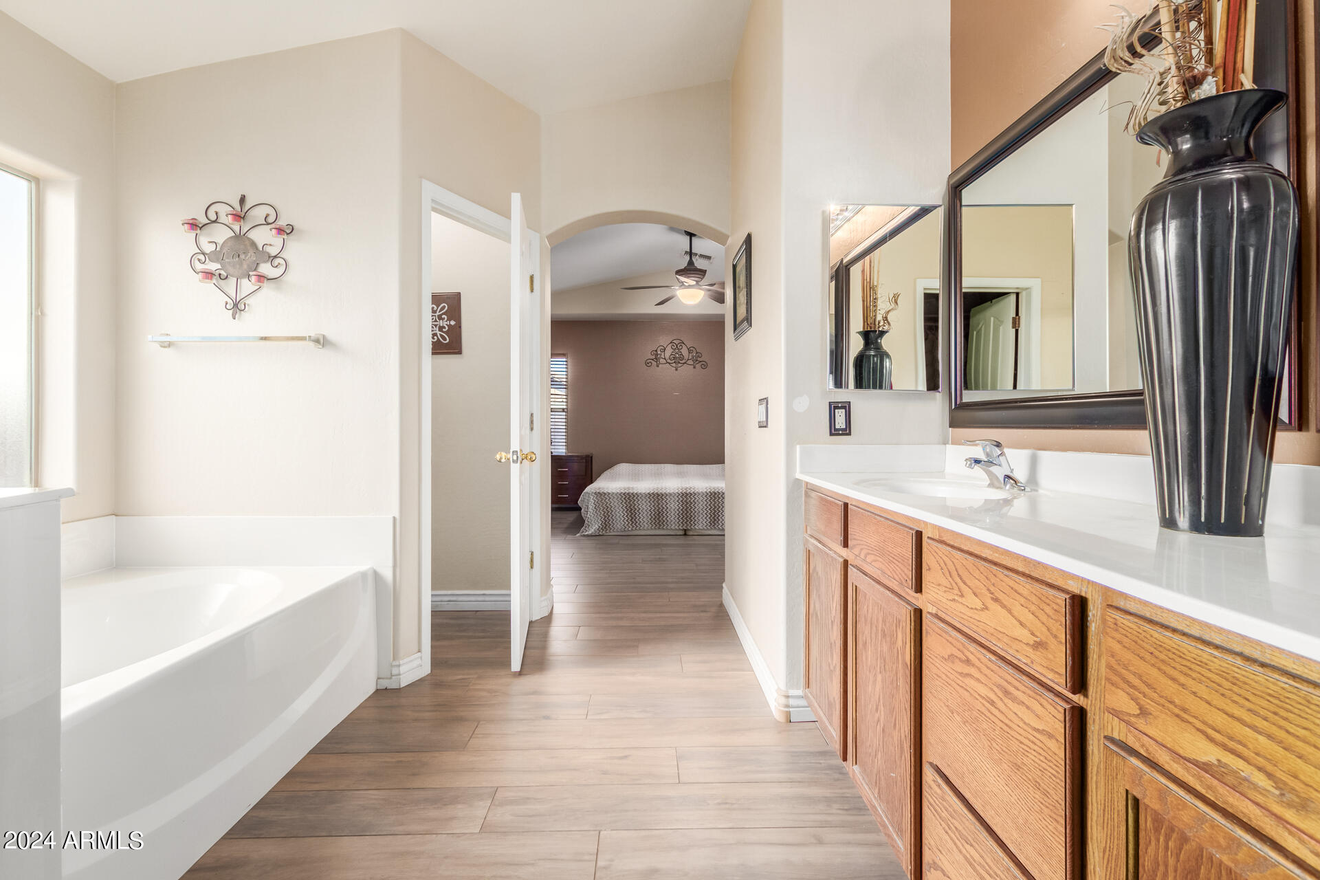 8531 W MAGNOLIA Street