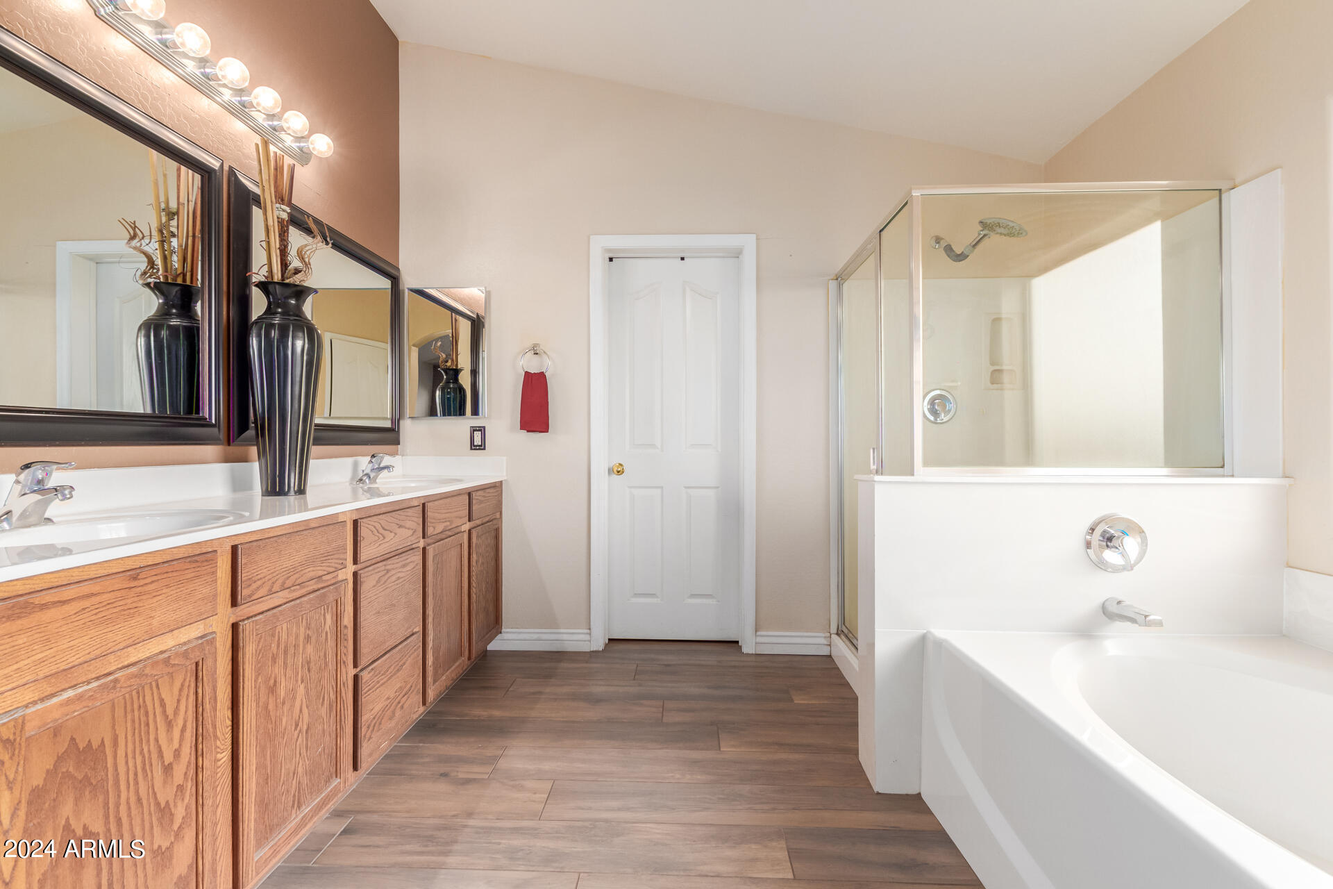 8531 W MAGNOLIA Street