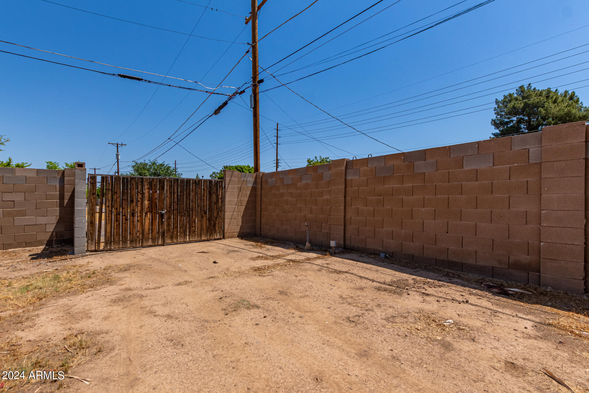 2708 W GRISWOLD Road