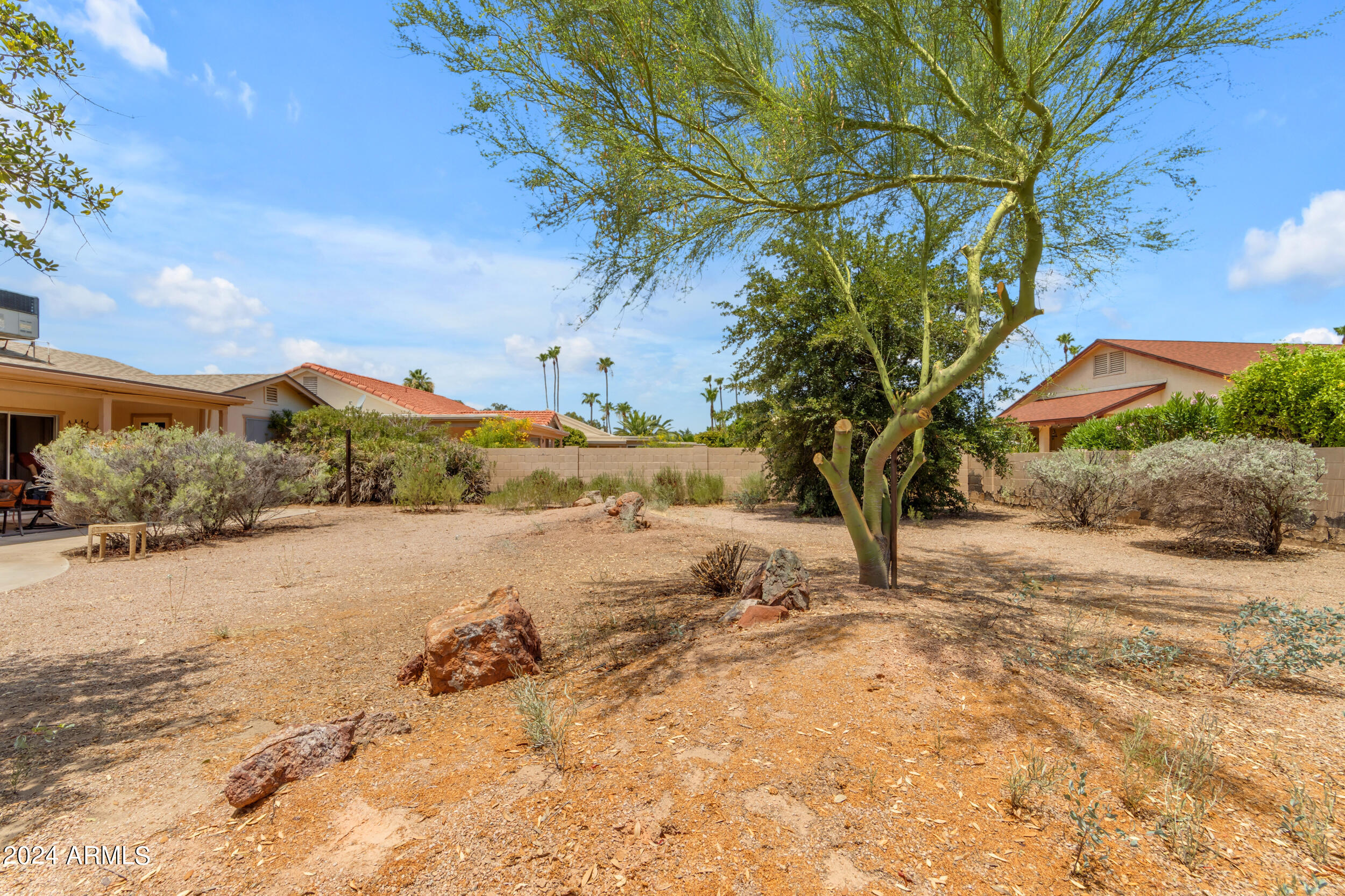 10014 E WILLOWCREST Court