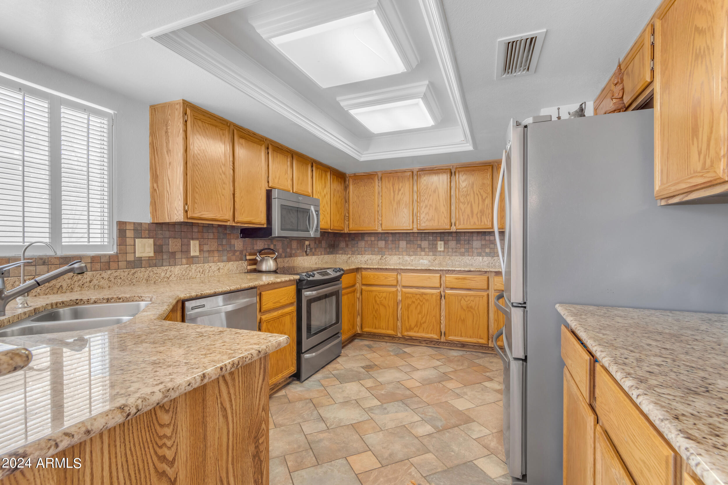 10014 E WILLOWCREST Court