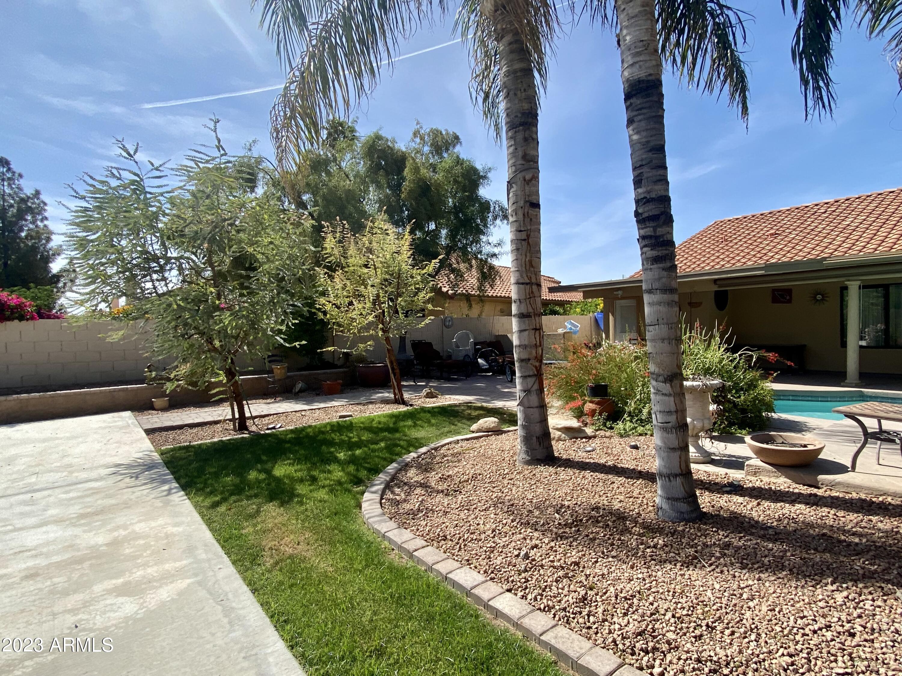 519 E PAGE Avenue